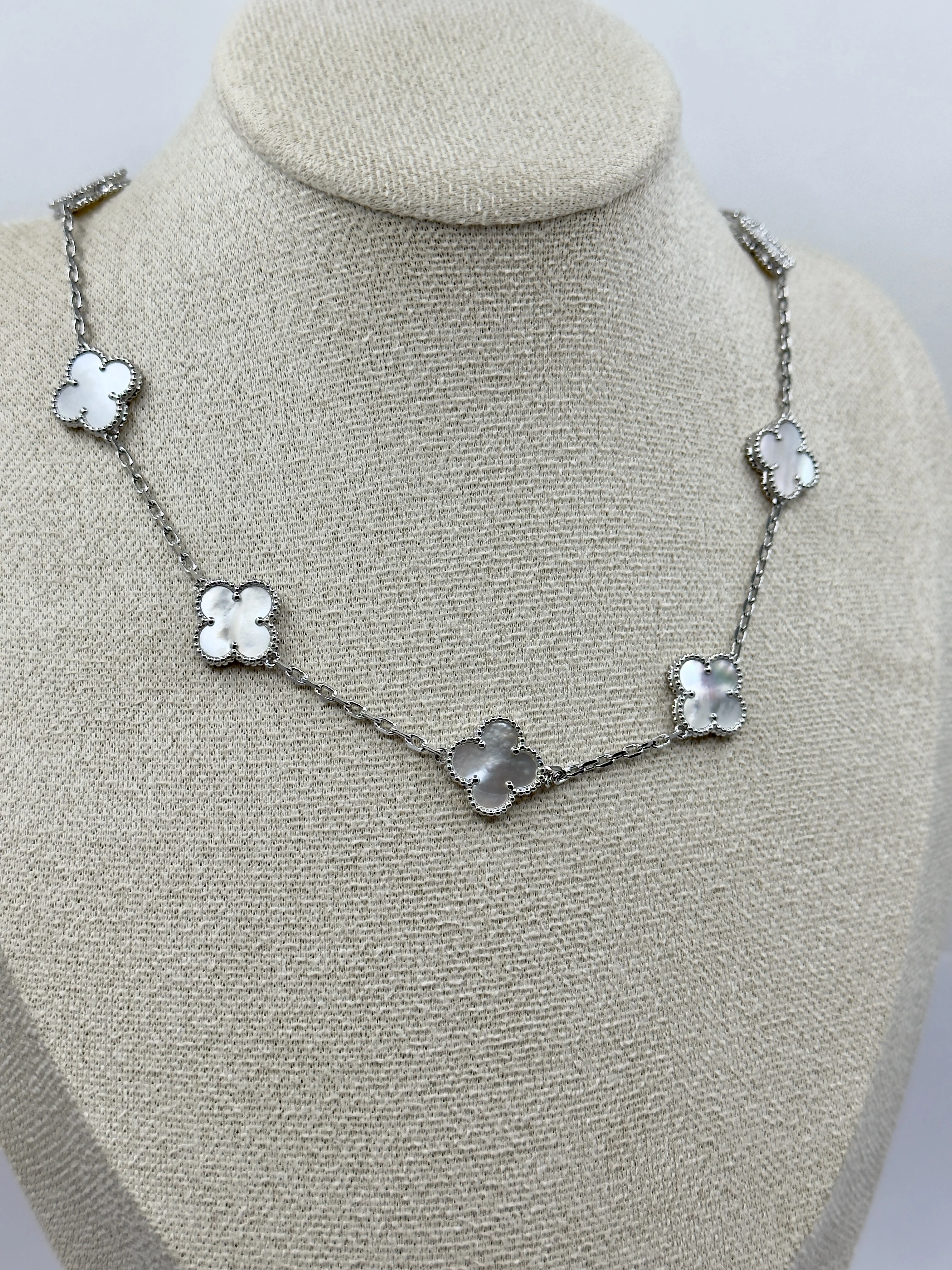 10 Yonca Silver Sedef Kolye