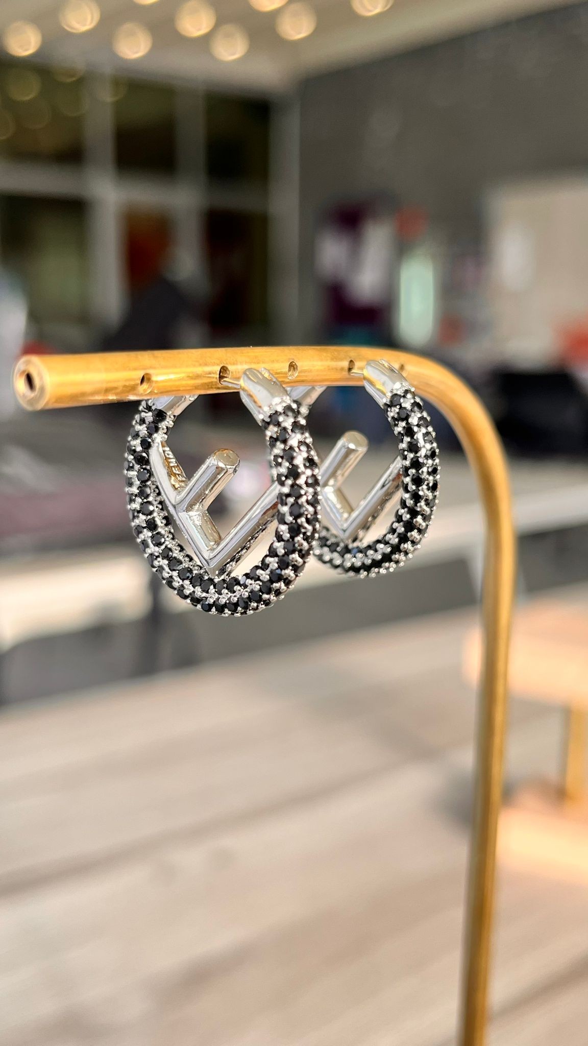 Fndi.Silver Siyah Taş Detaylı Küpe