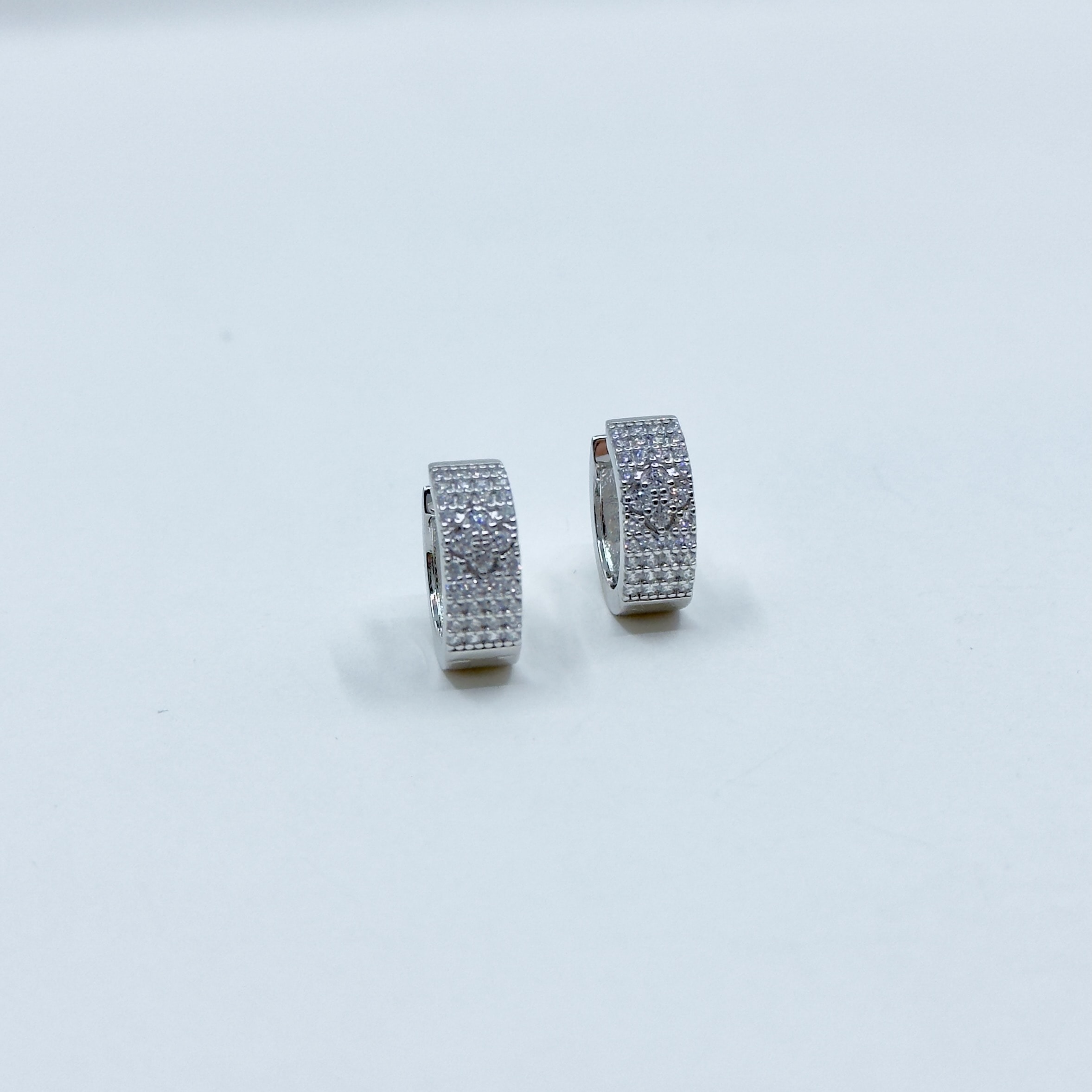 Silver Taşlı Küpe