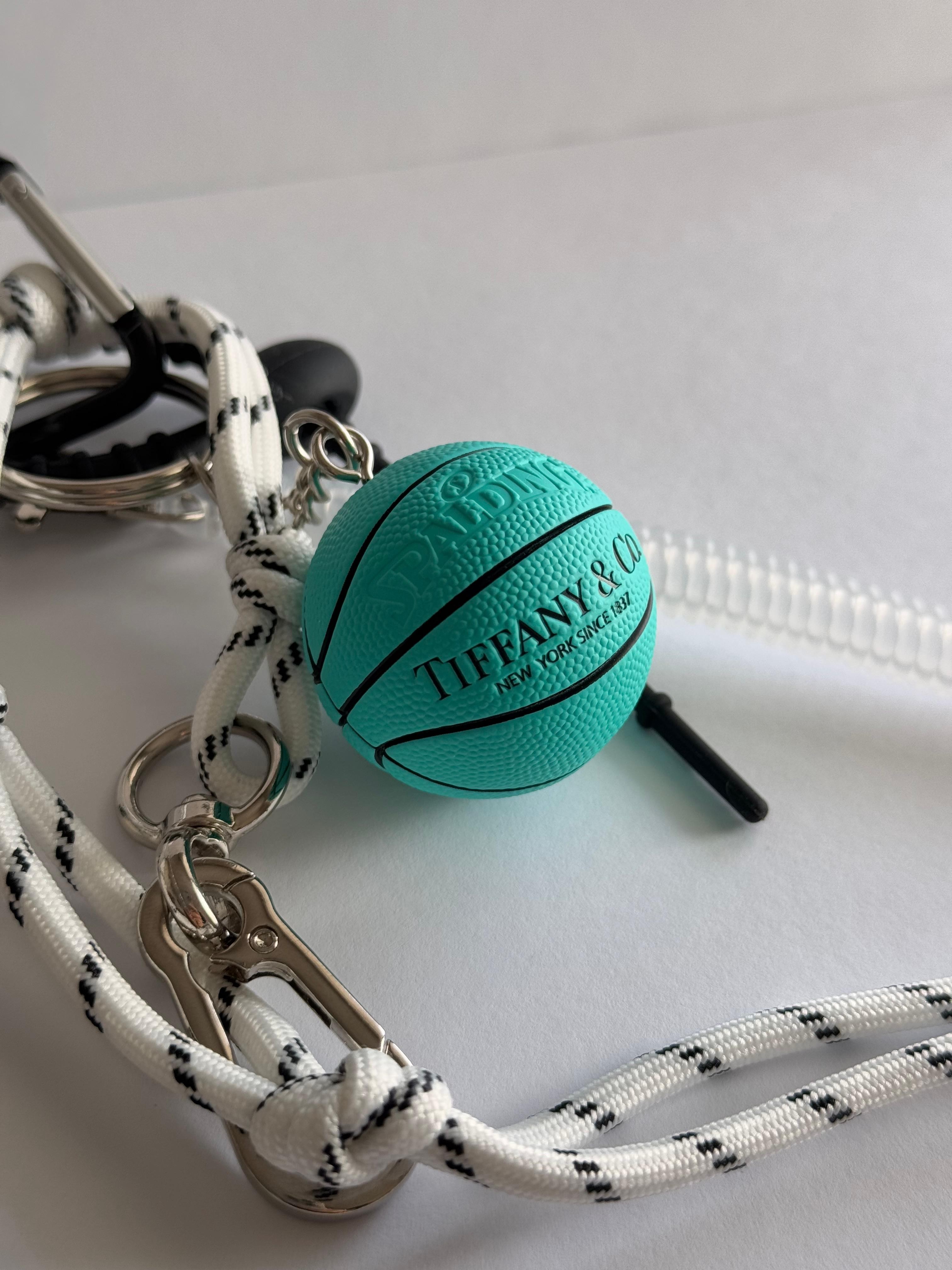 Tiff.co Beyaz Bağcıklı İkonik Bag Charm