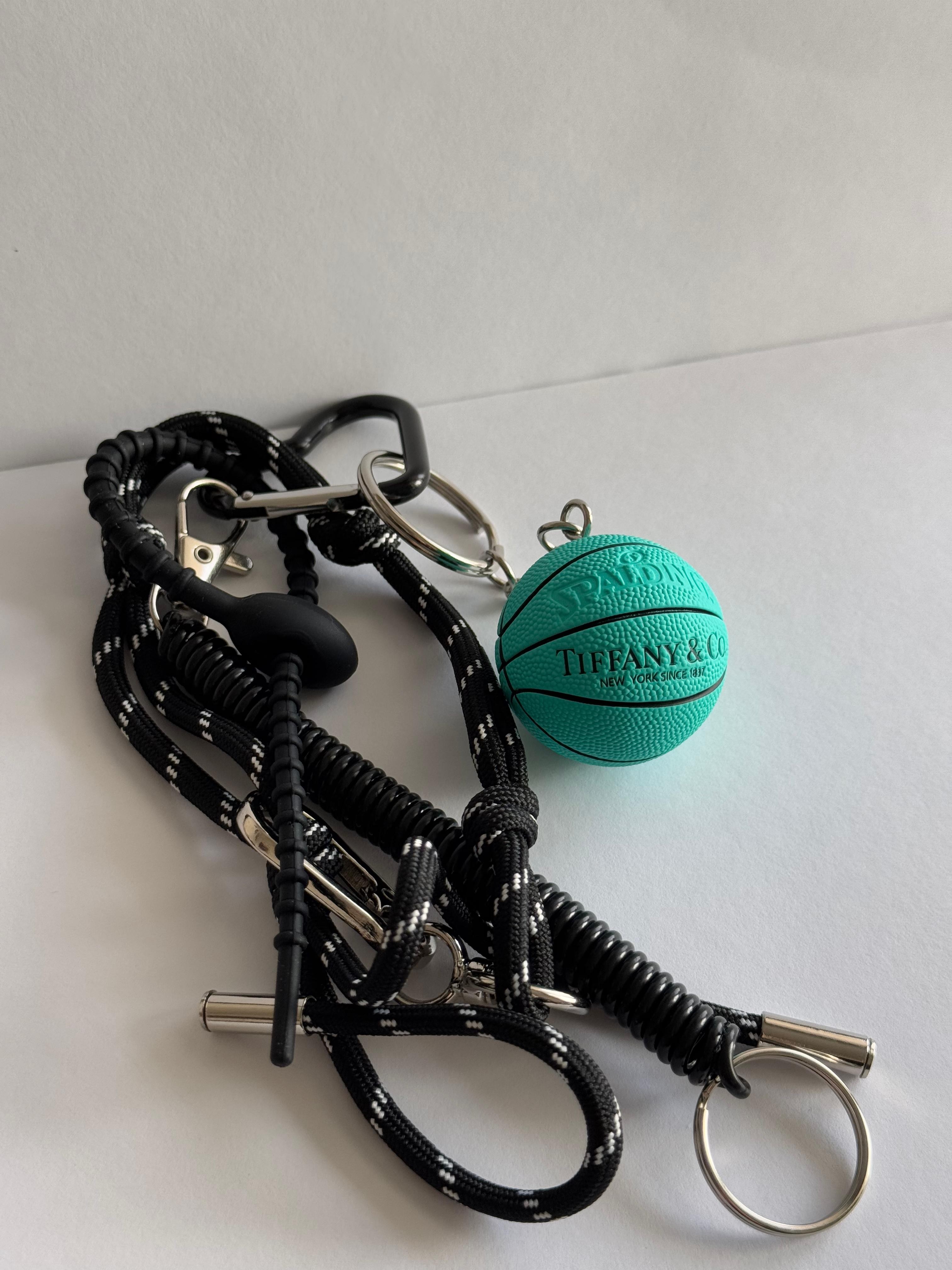 Tiff.Co. Siyah Bağcıklı İkonik Bag Charm