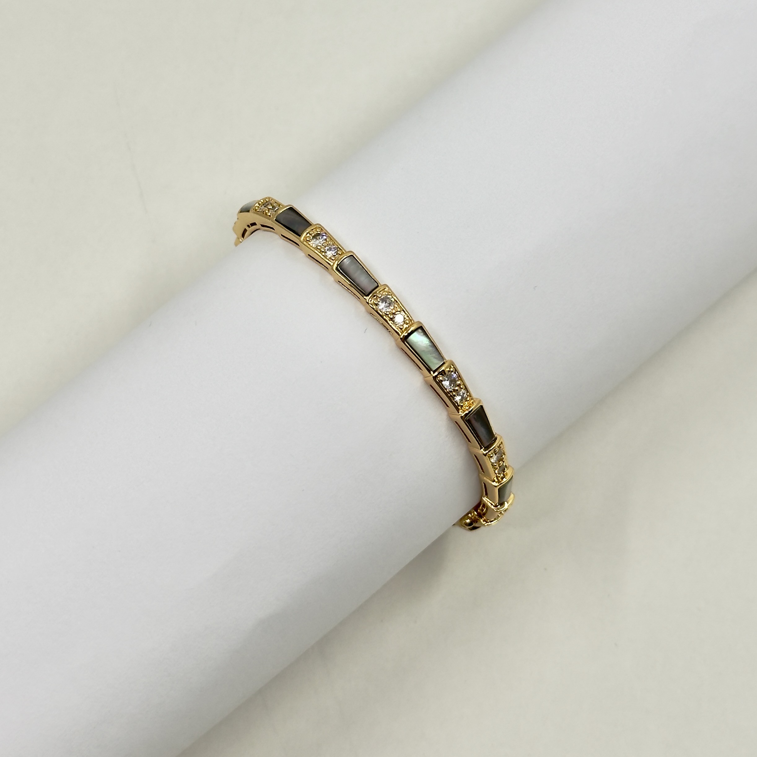 Bvl. Gold Füme Detay Serpenti Bileklik