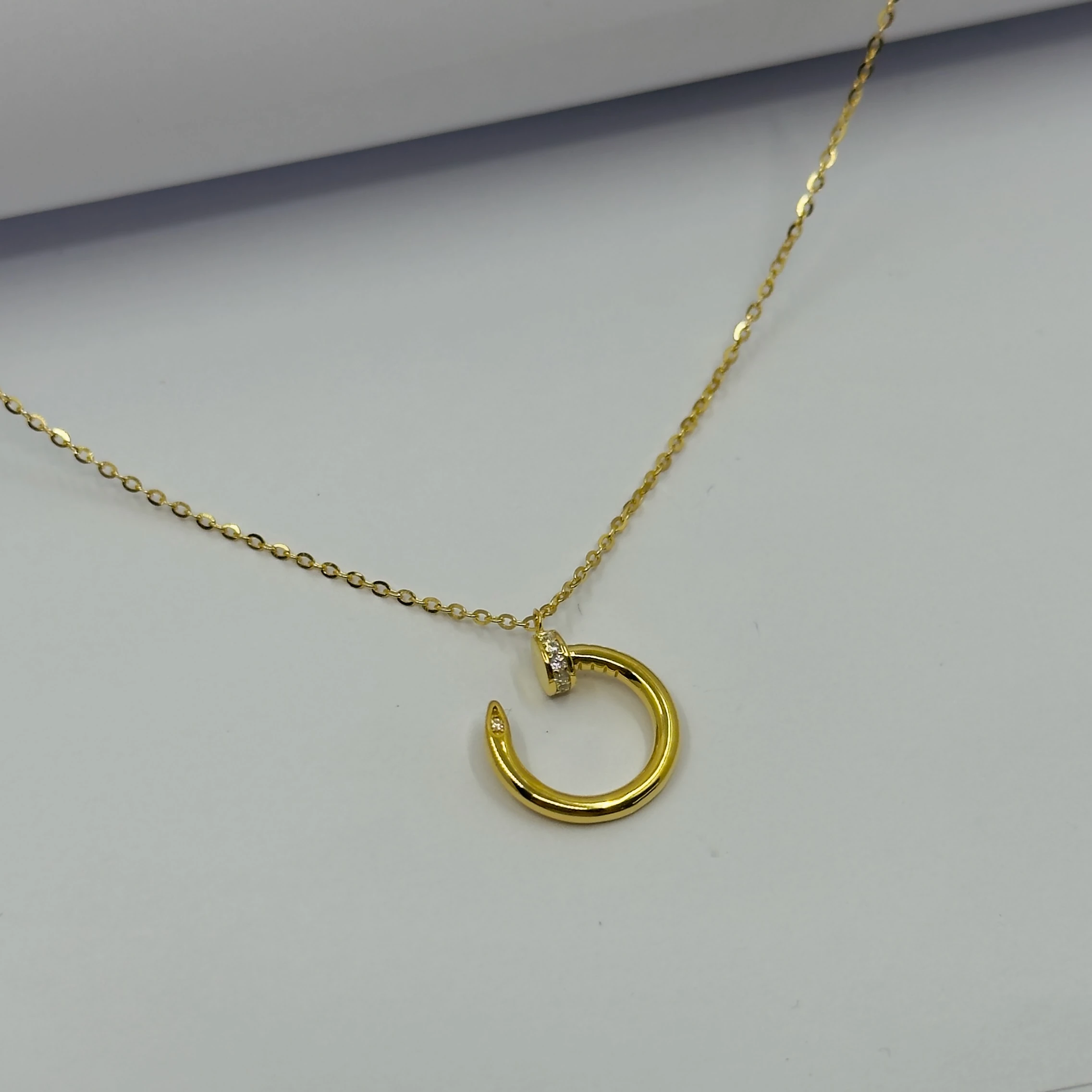 Casual. Gold Ucu Taşlı Juste Clou Kolye