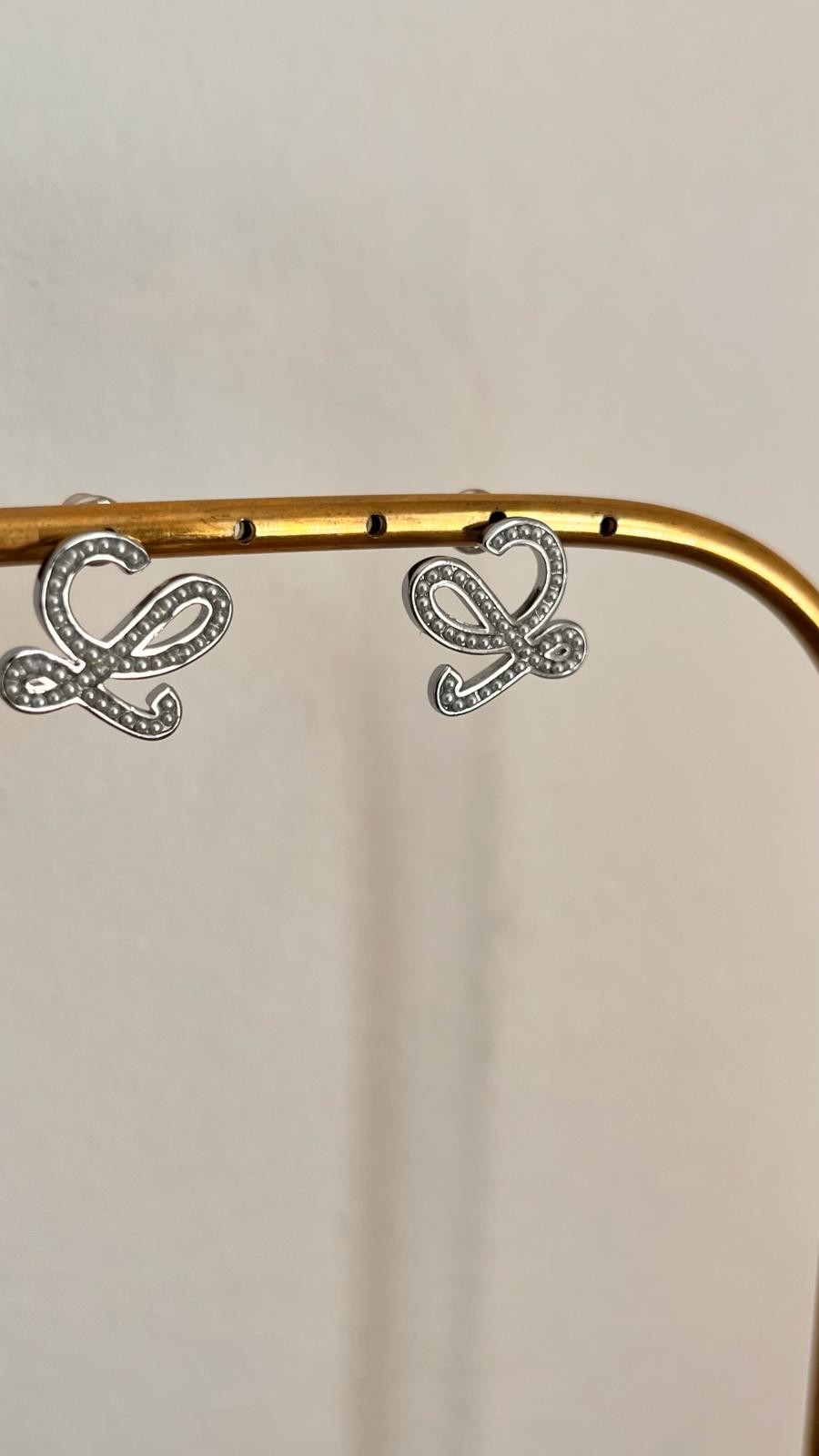 Lowe İnci Detay Silver Logo Küpe