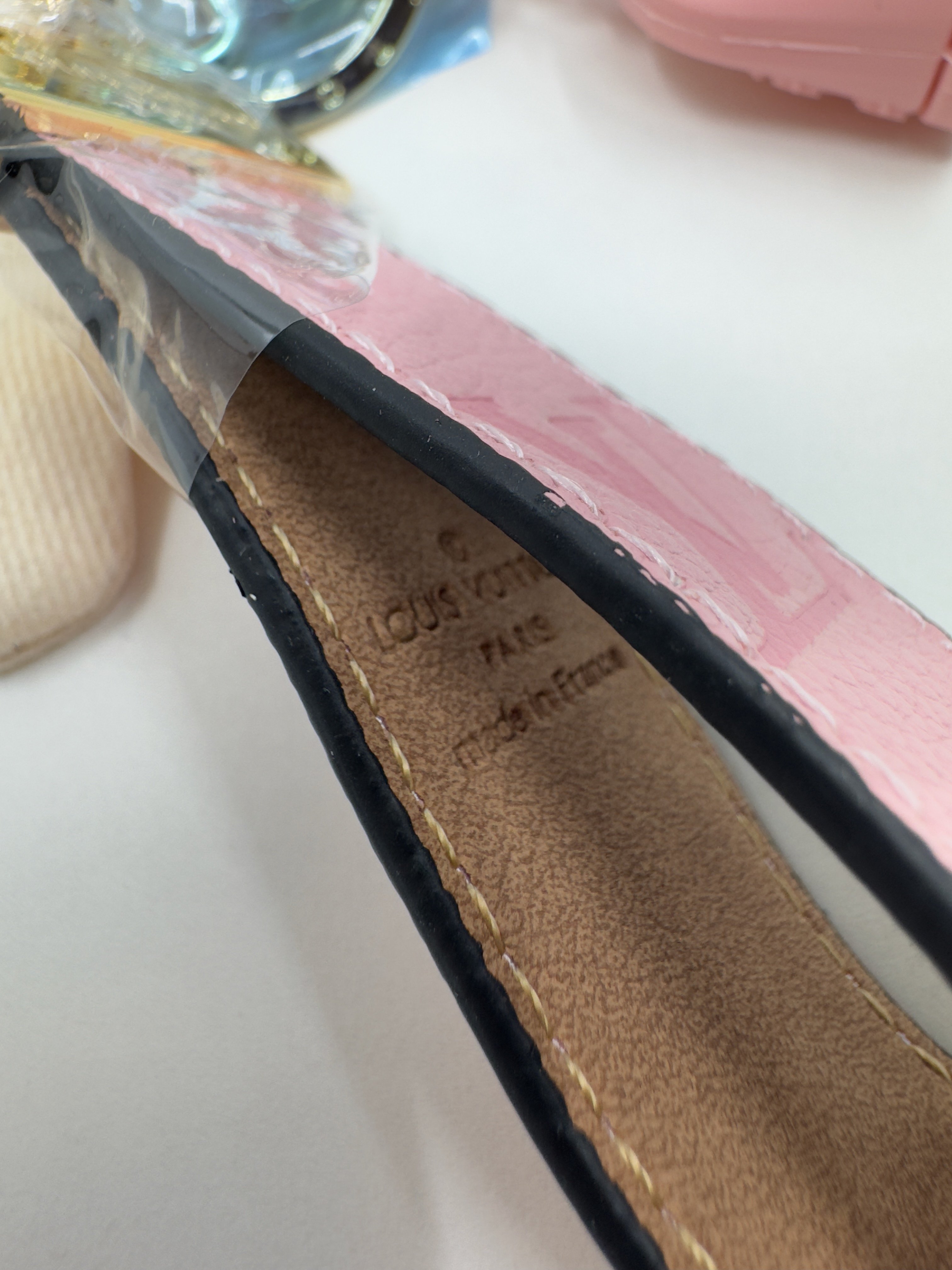LV. Pembe LV Çanta Bag Charm