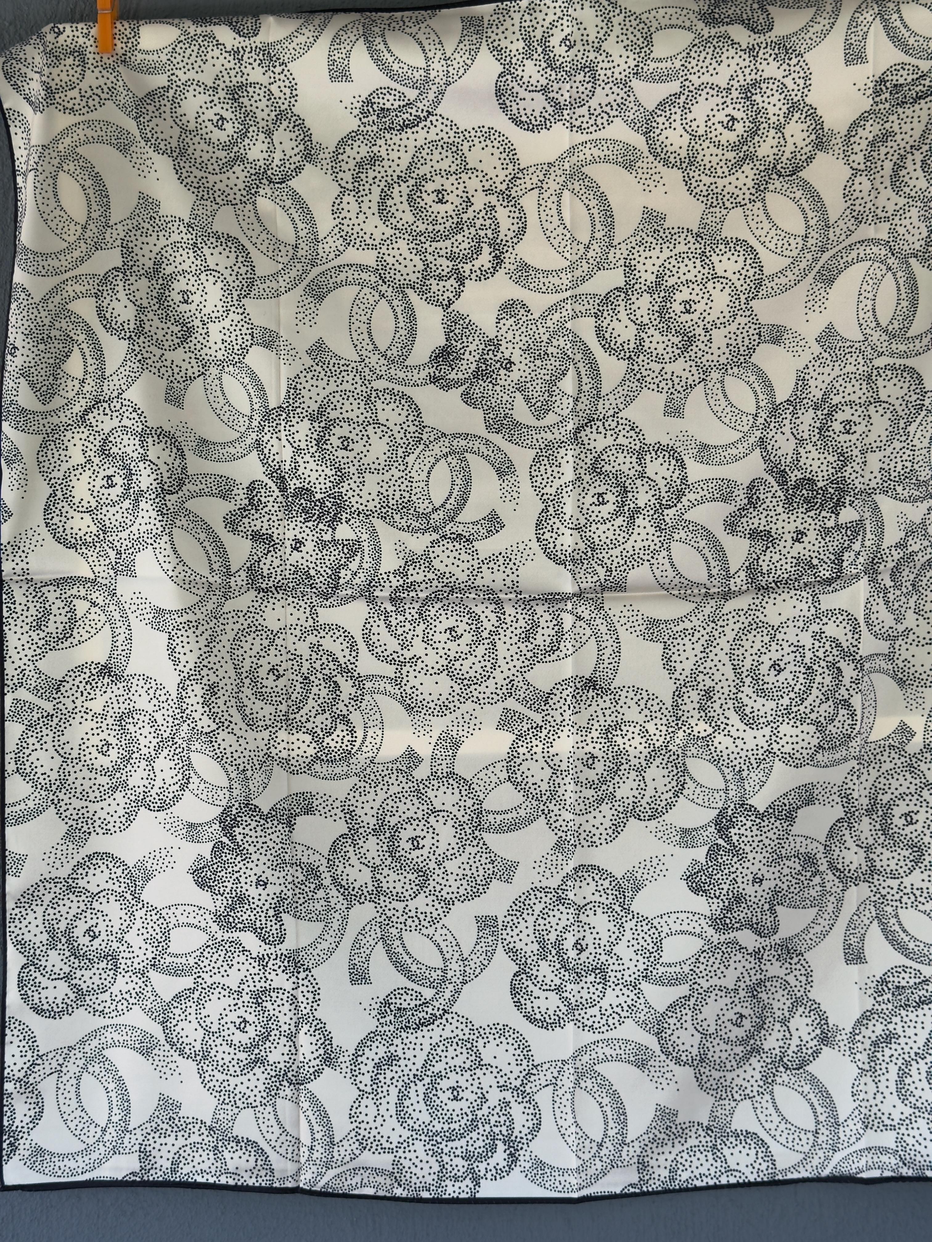 Camélia Monogram Dotted İpek Şal