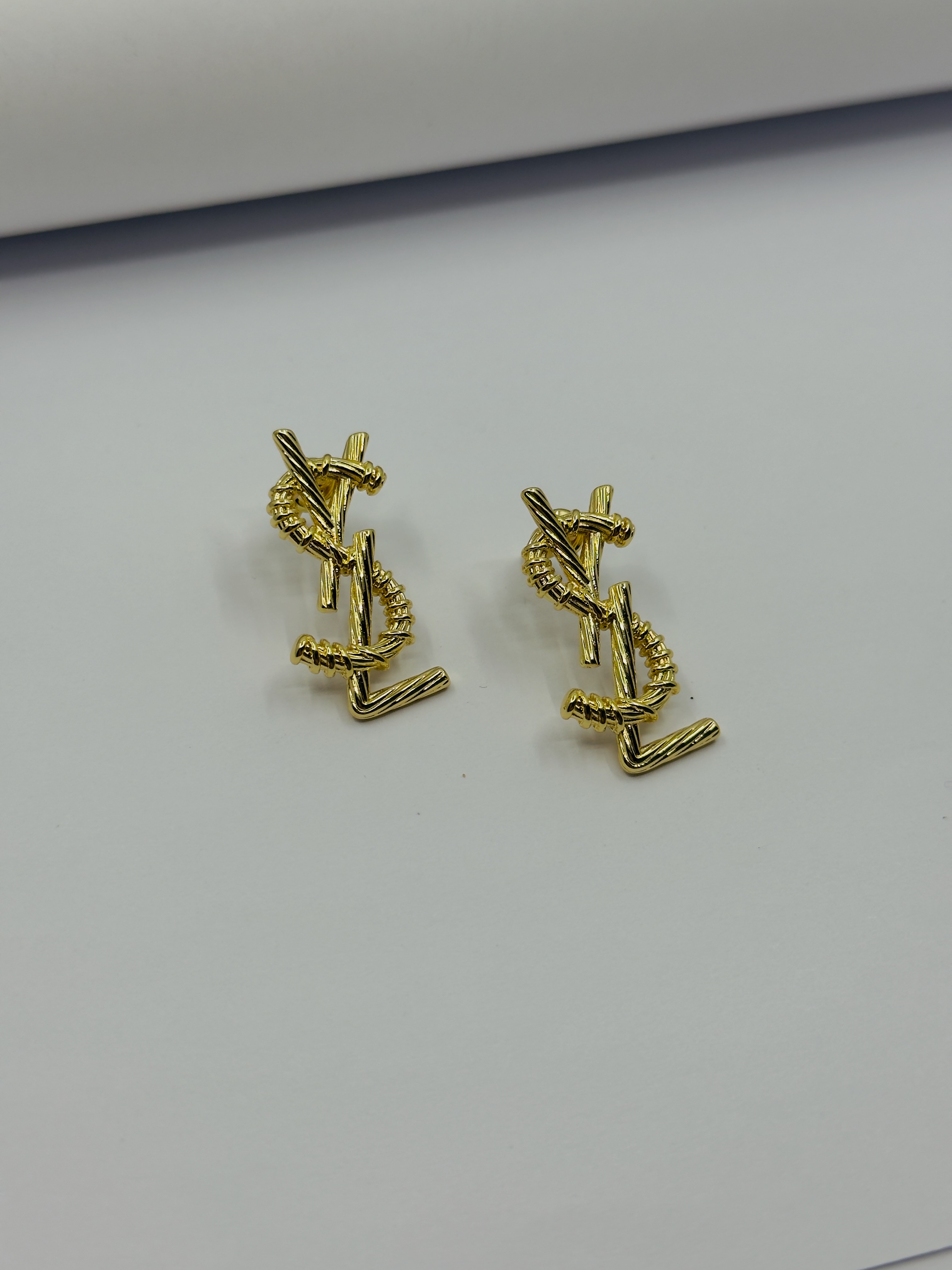 Gold Burgu Model Küpe