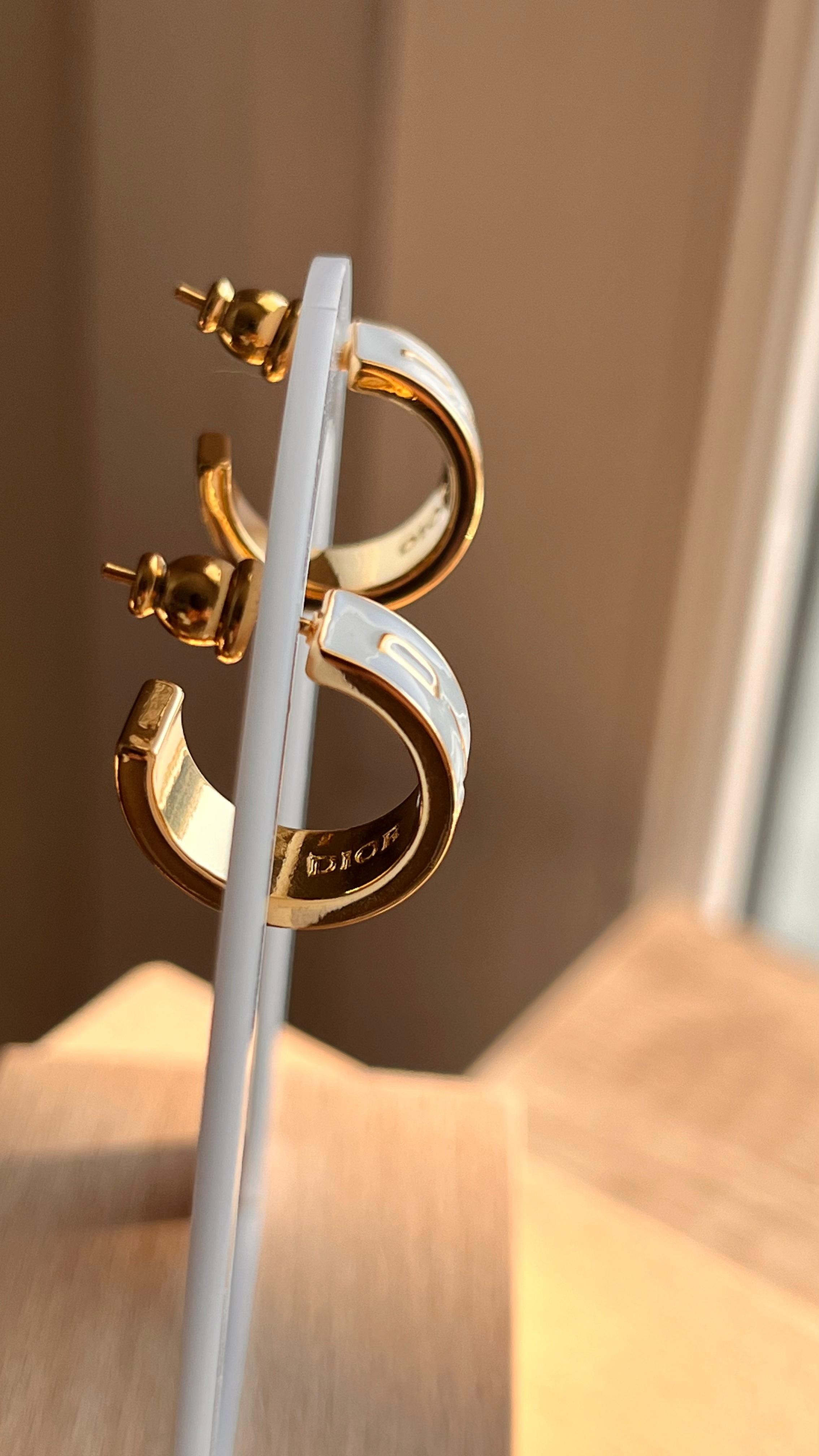 D*or. Beyaz Gold Detaylı Küpe