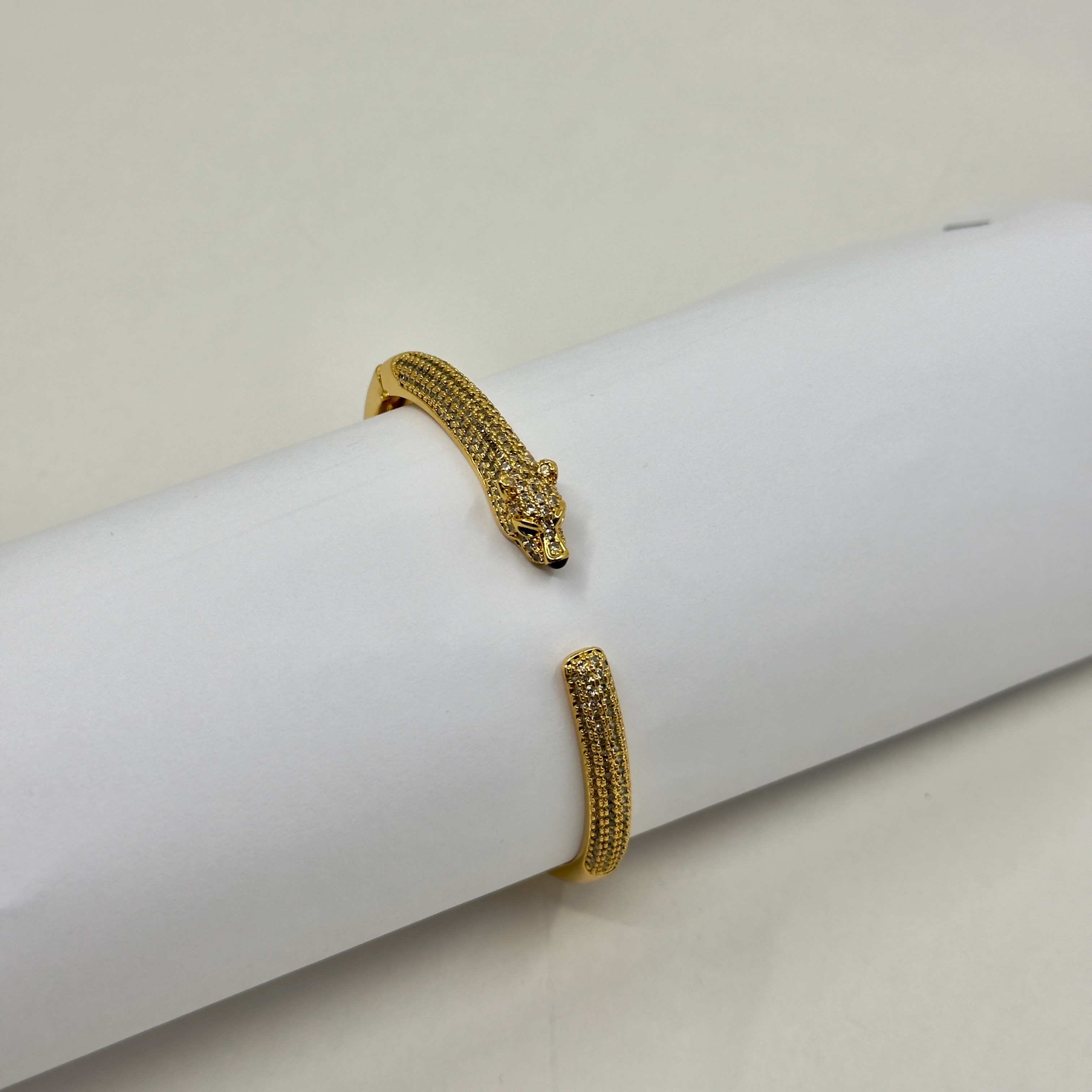 Crt. Gold Taşlı Panter Bileklik