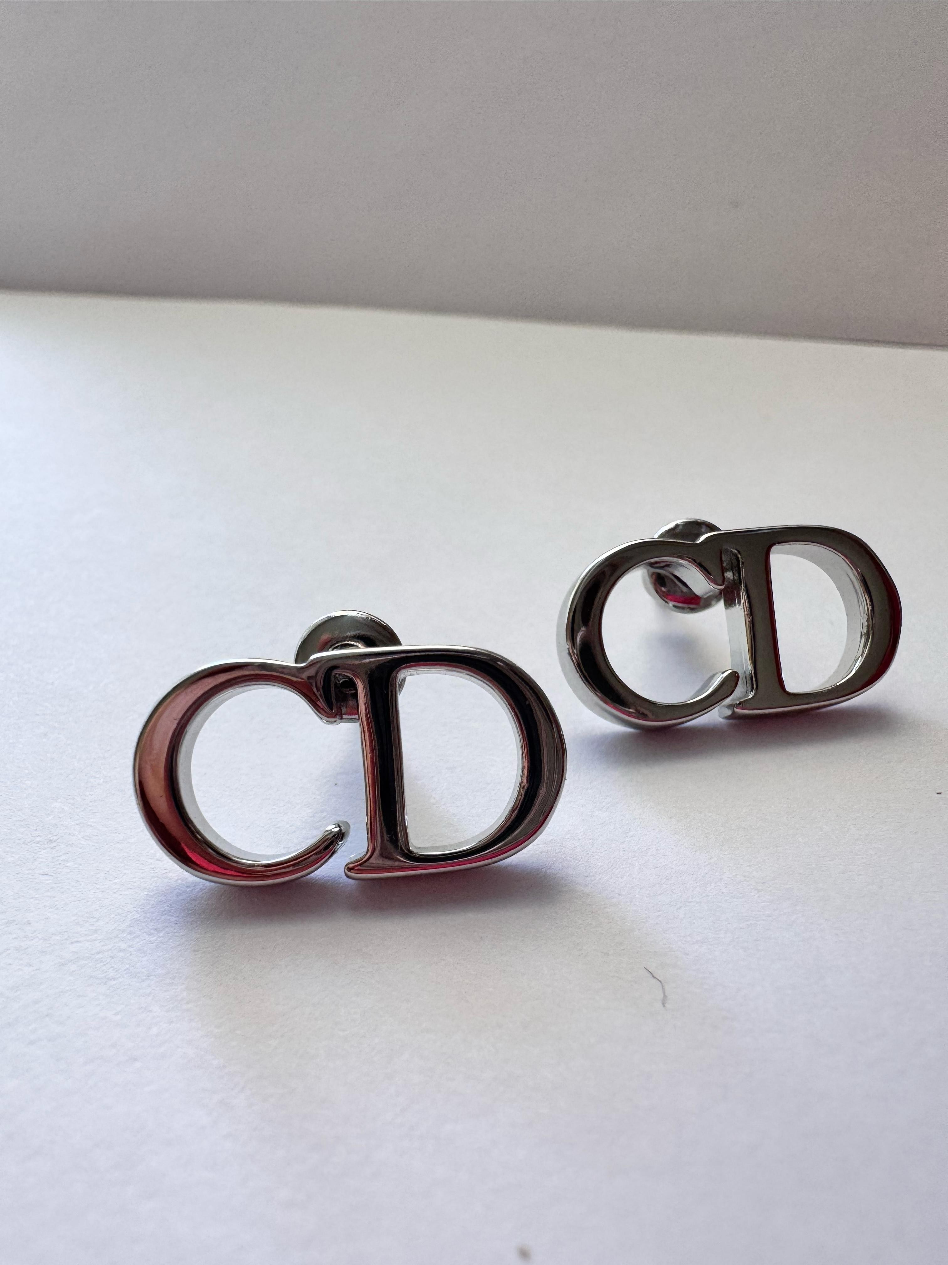 D*or. Silver CD Çivi Küpe