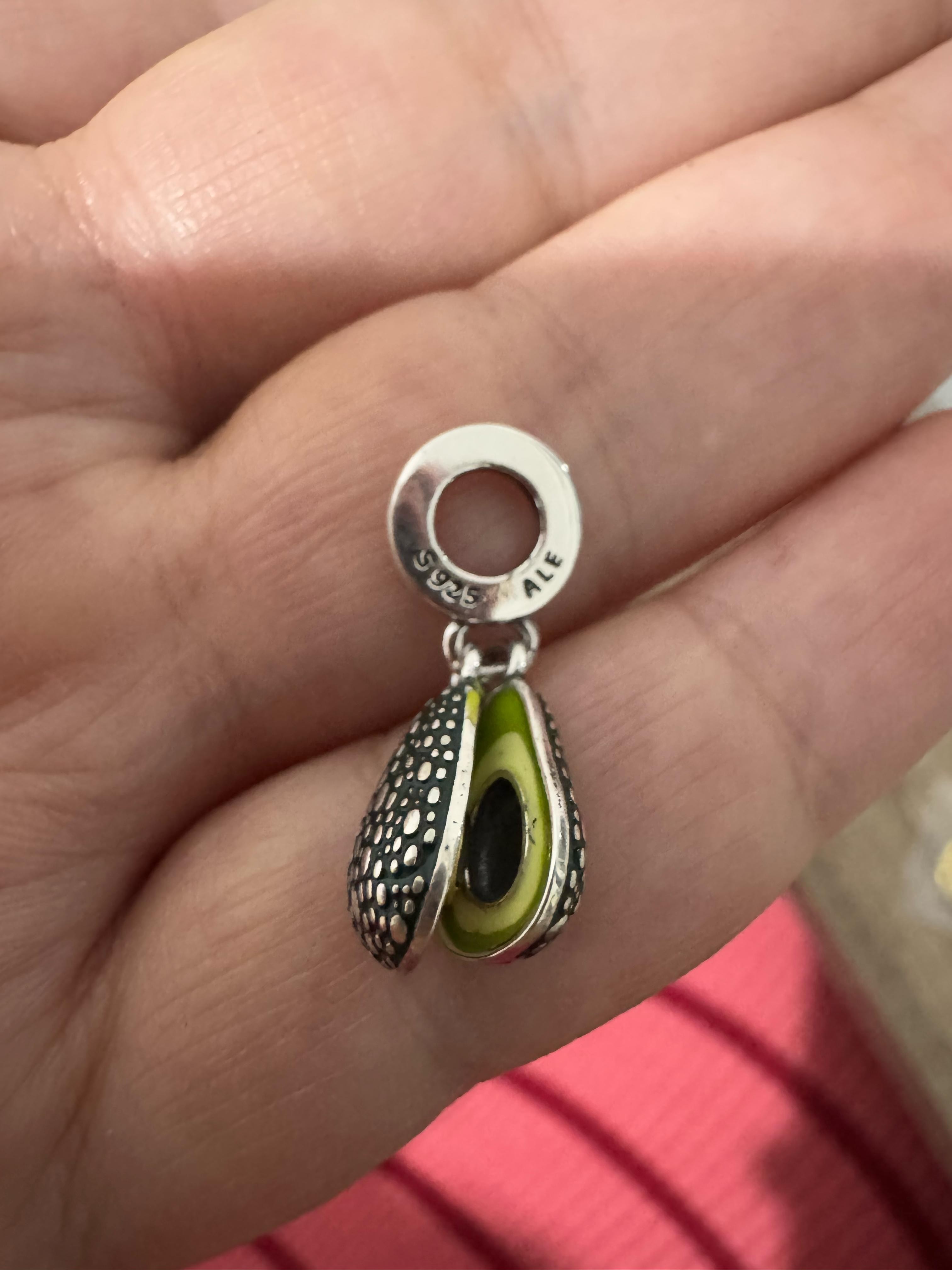 Avokado Charm