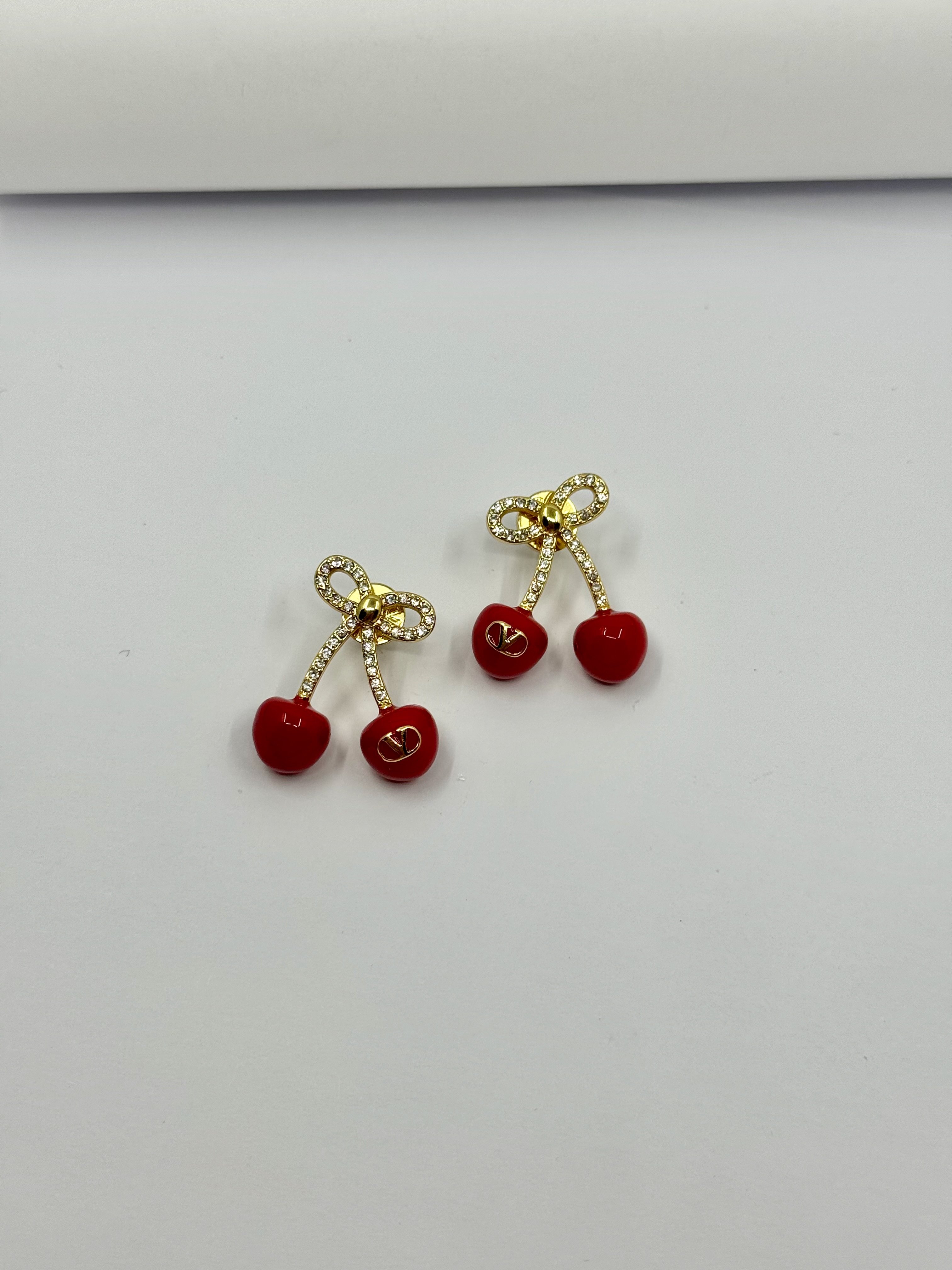 Taşlı Kırmızı Cherryfic Küpe