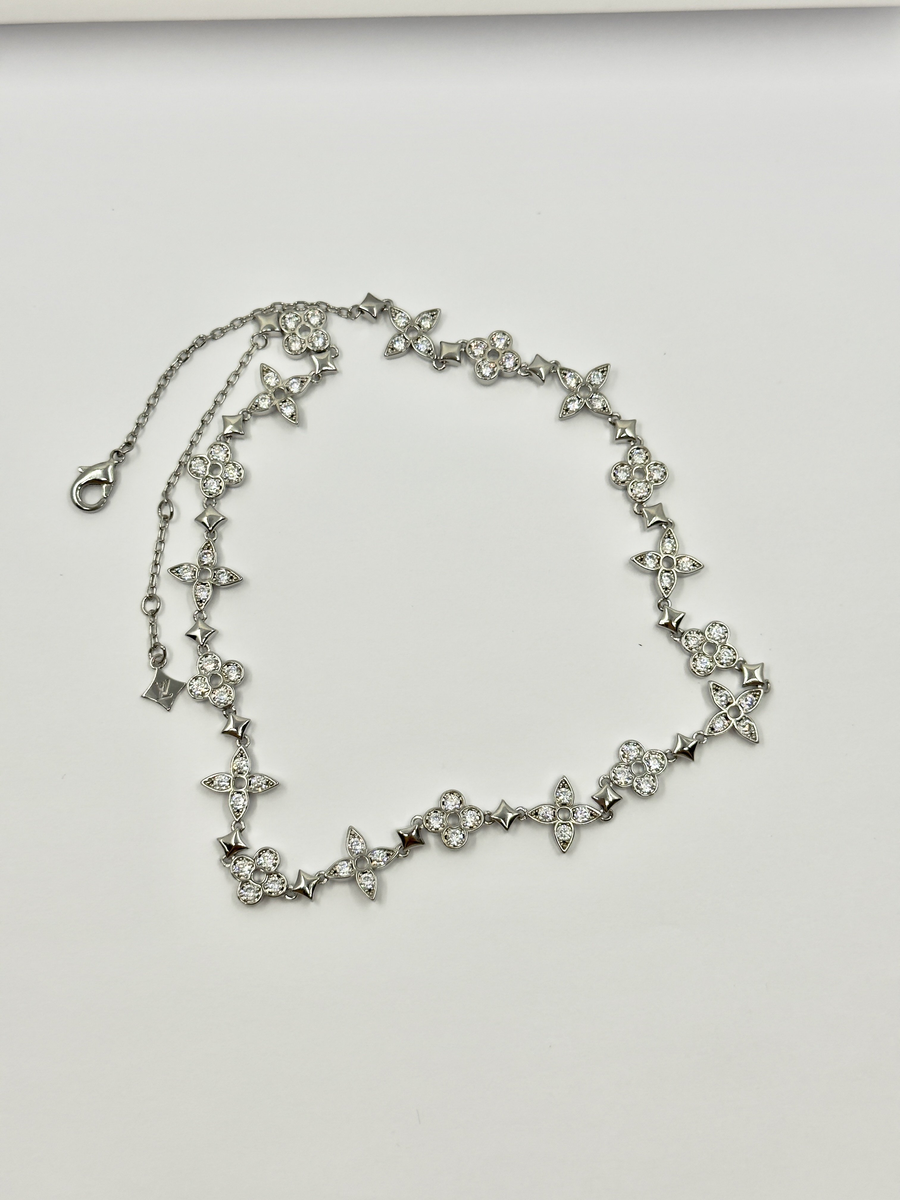 Idyle Blossom Silver Kolye