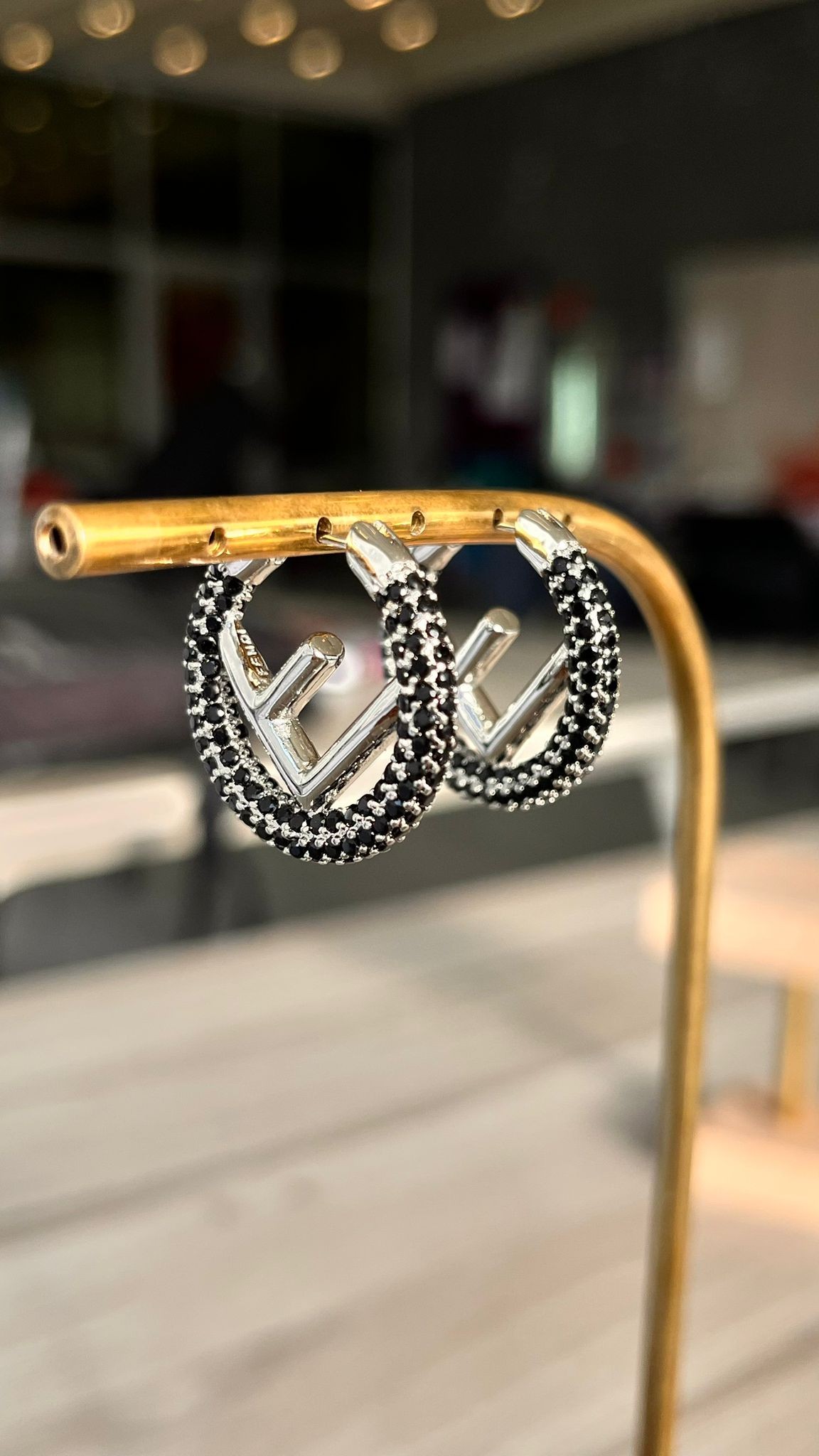 Fndi.Silver Siyah Taş Detaylı Küpe