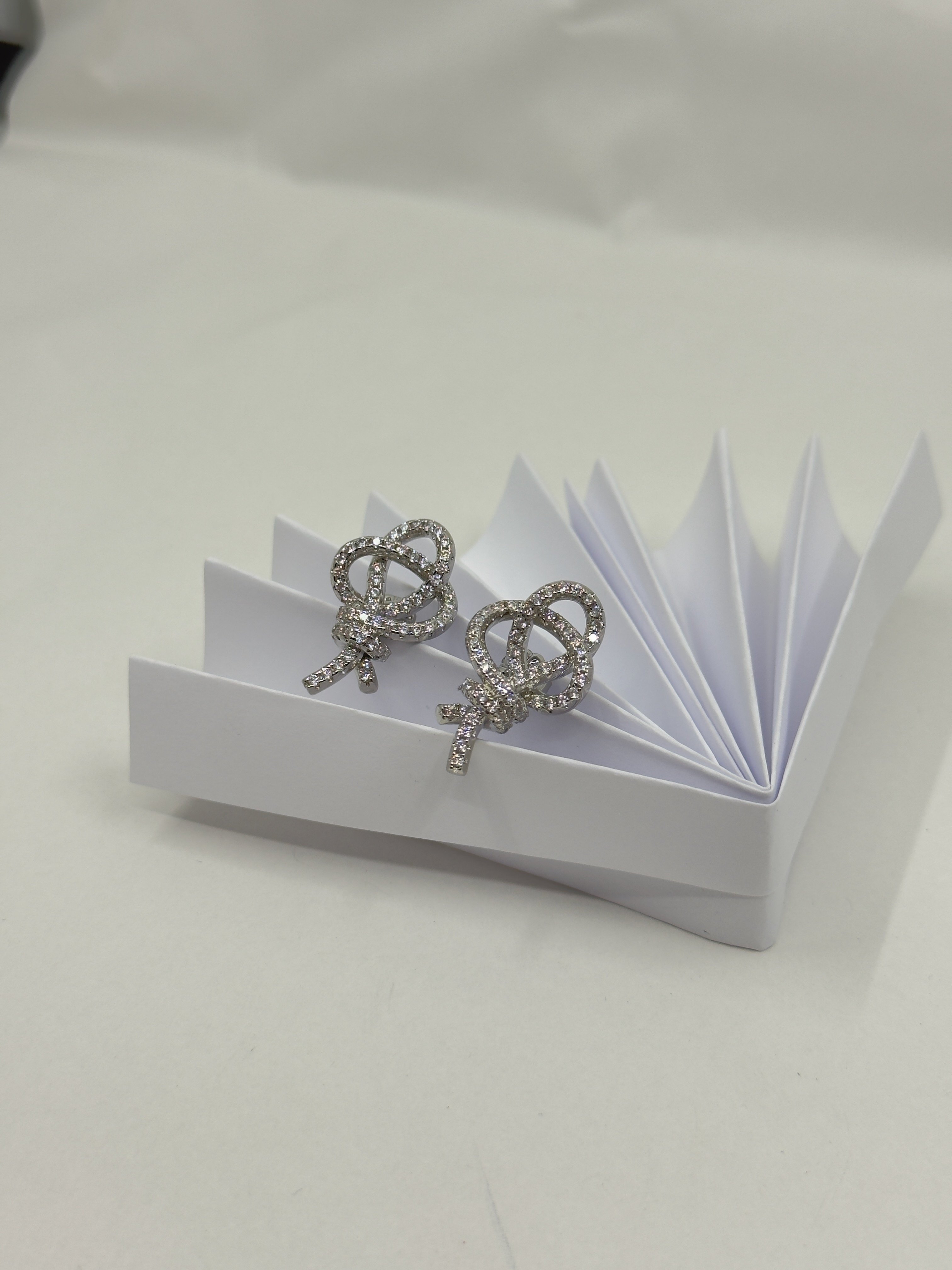 Tiff.Co. Silver Taşlı Key Küpe