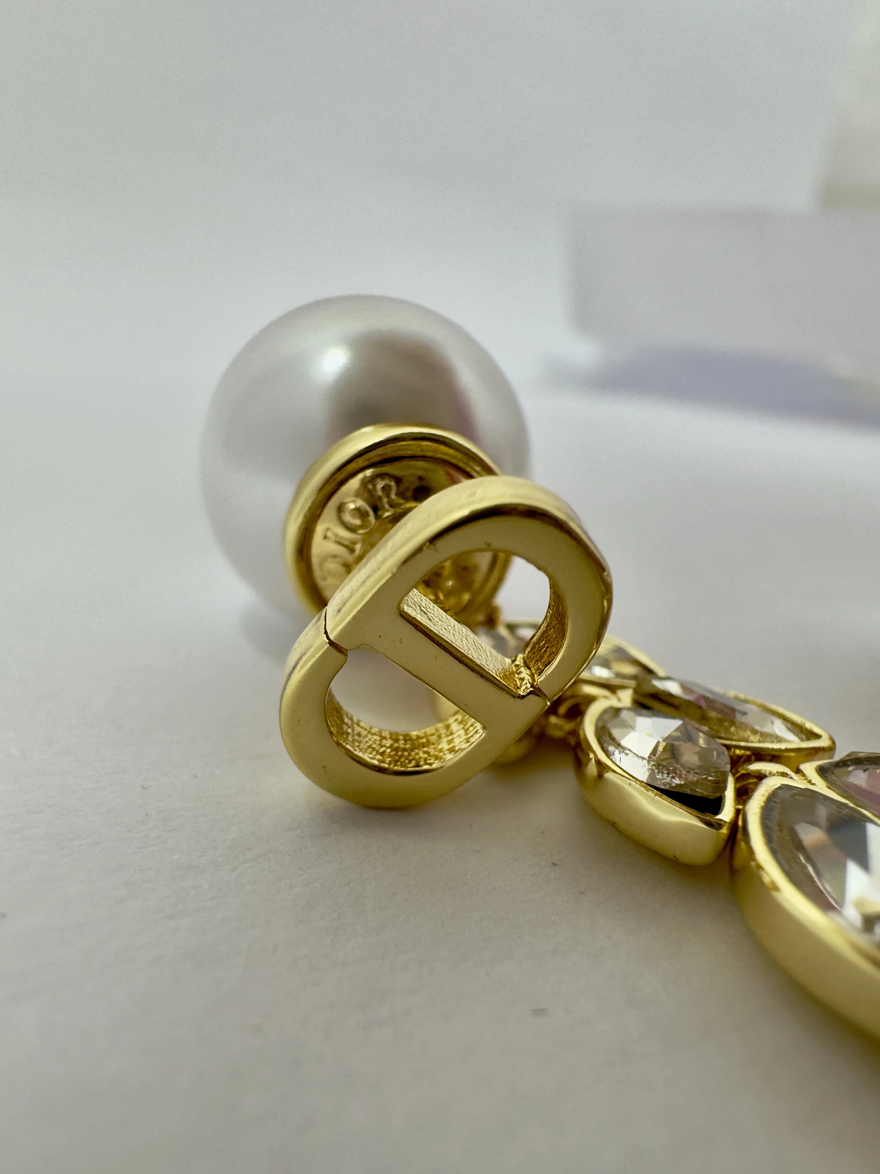 İnci Pimli Taşlı Sallantılı Küpe