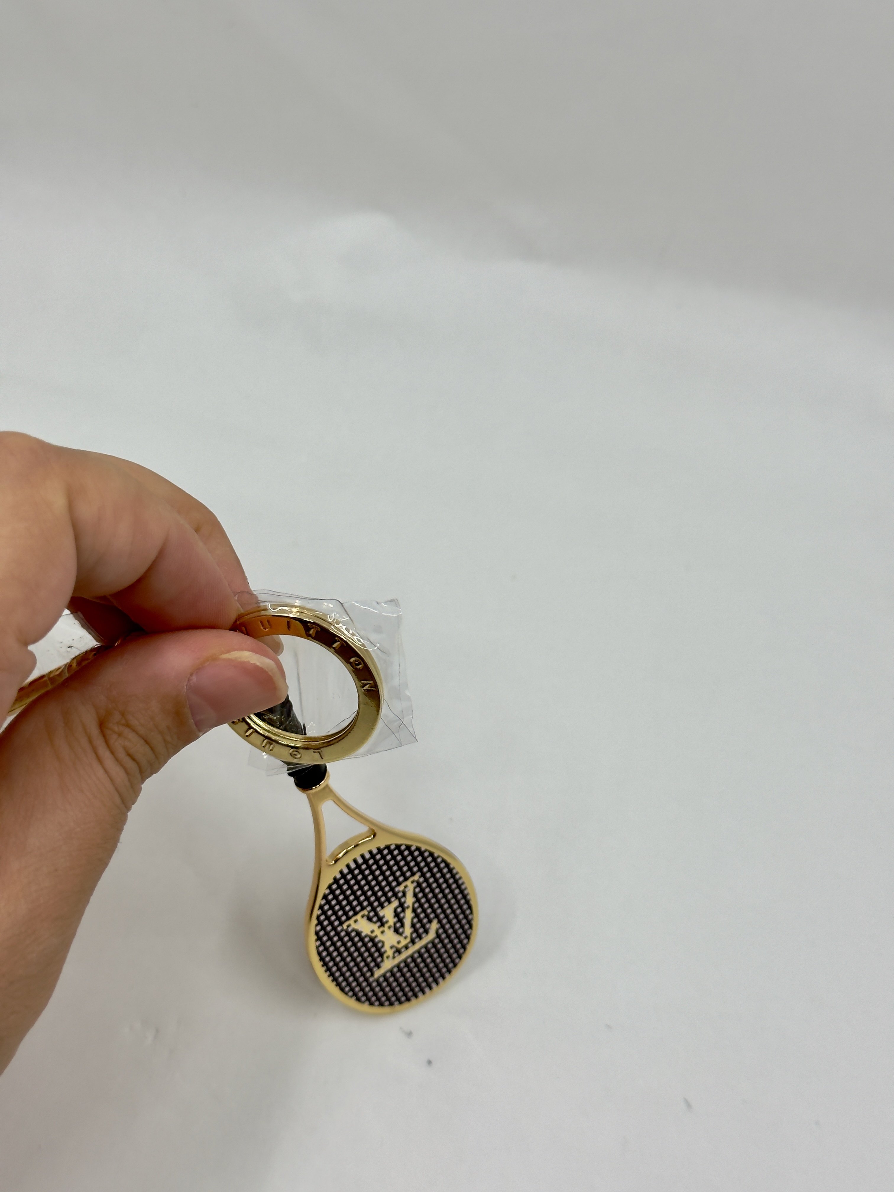 LV. Siyah Sap Hologramlı Raket Anahtarlık