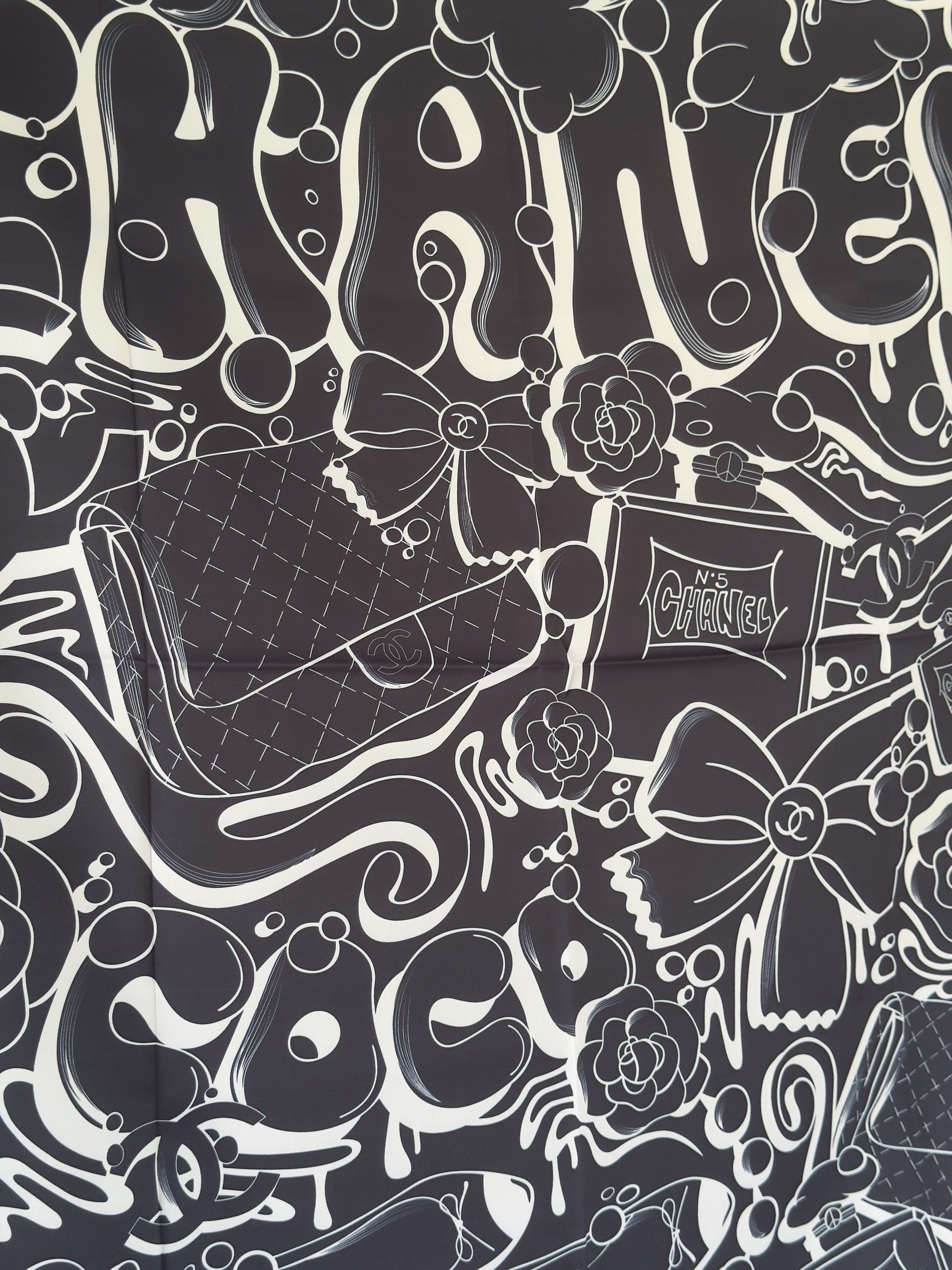 Coco Pop Art Noir İpek Şal