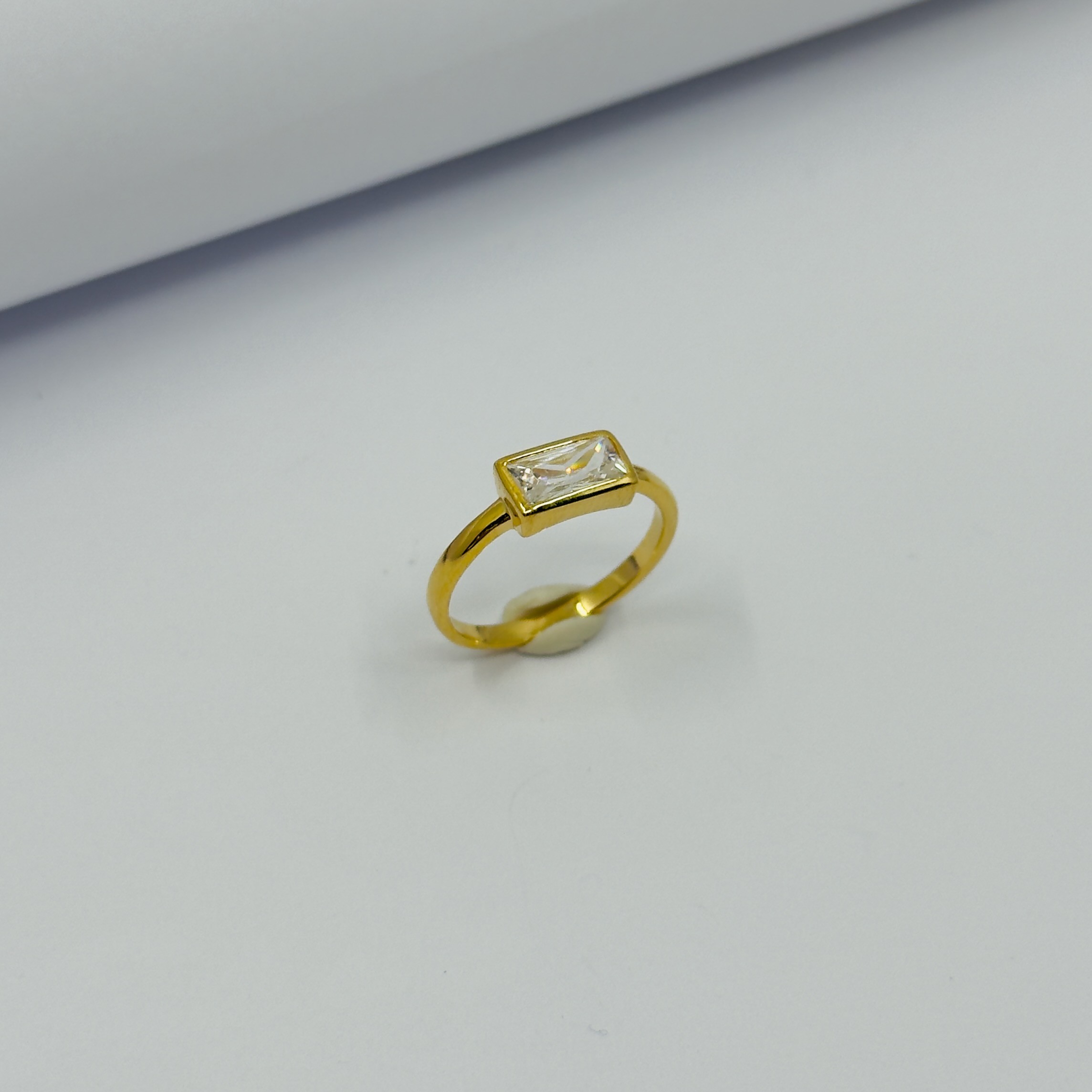 Casual. Baget Kesim Swarovski Taşlı Yüzük