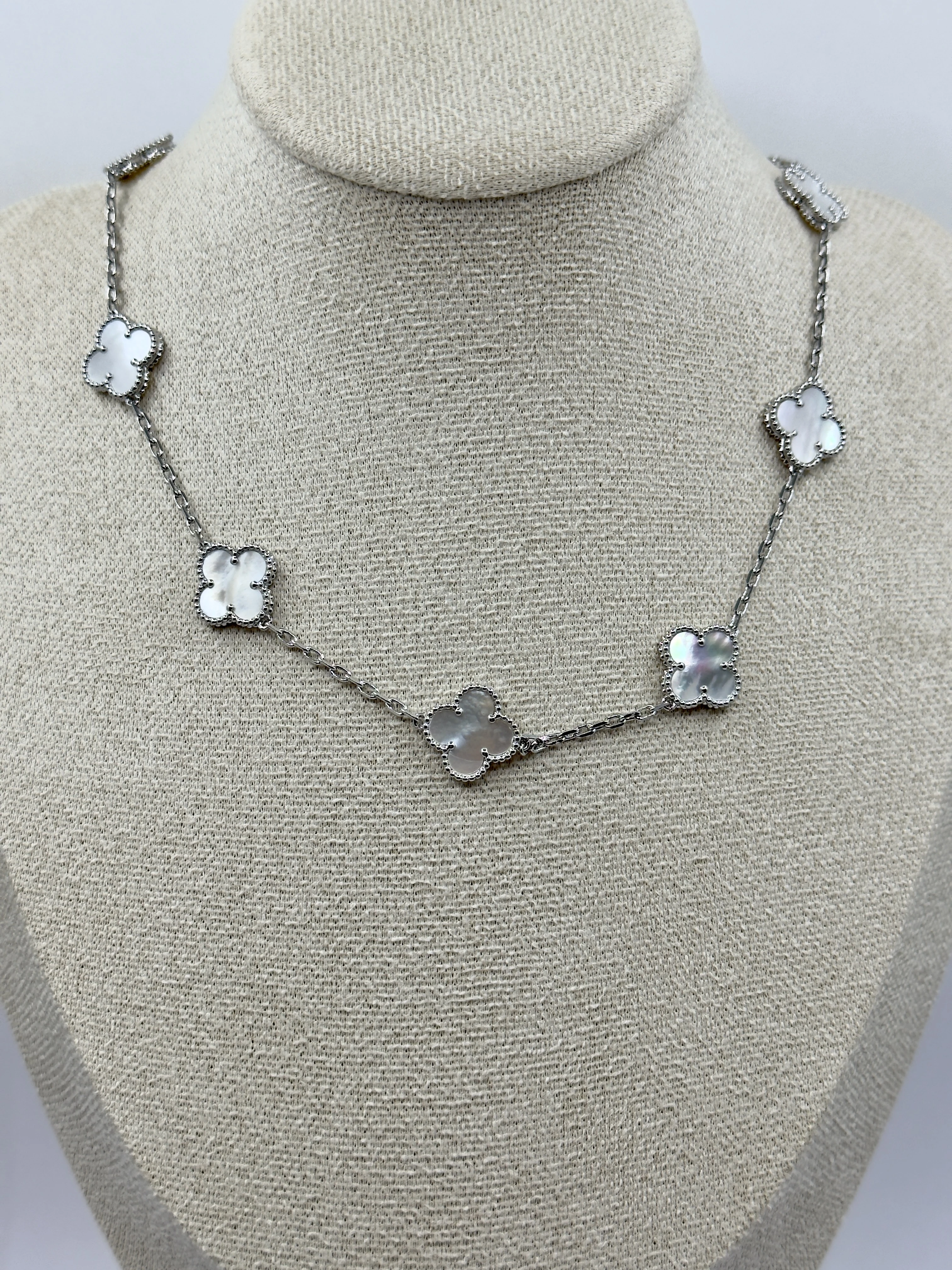 10 Yonca Silver Sedef Kolye