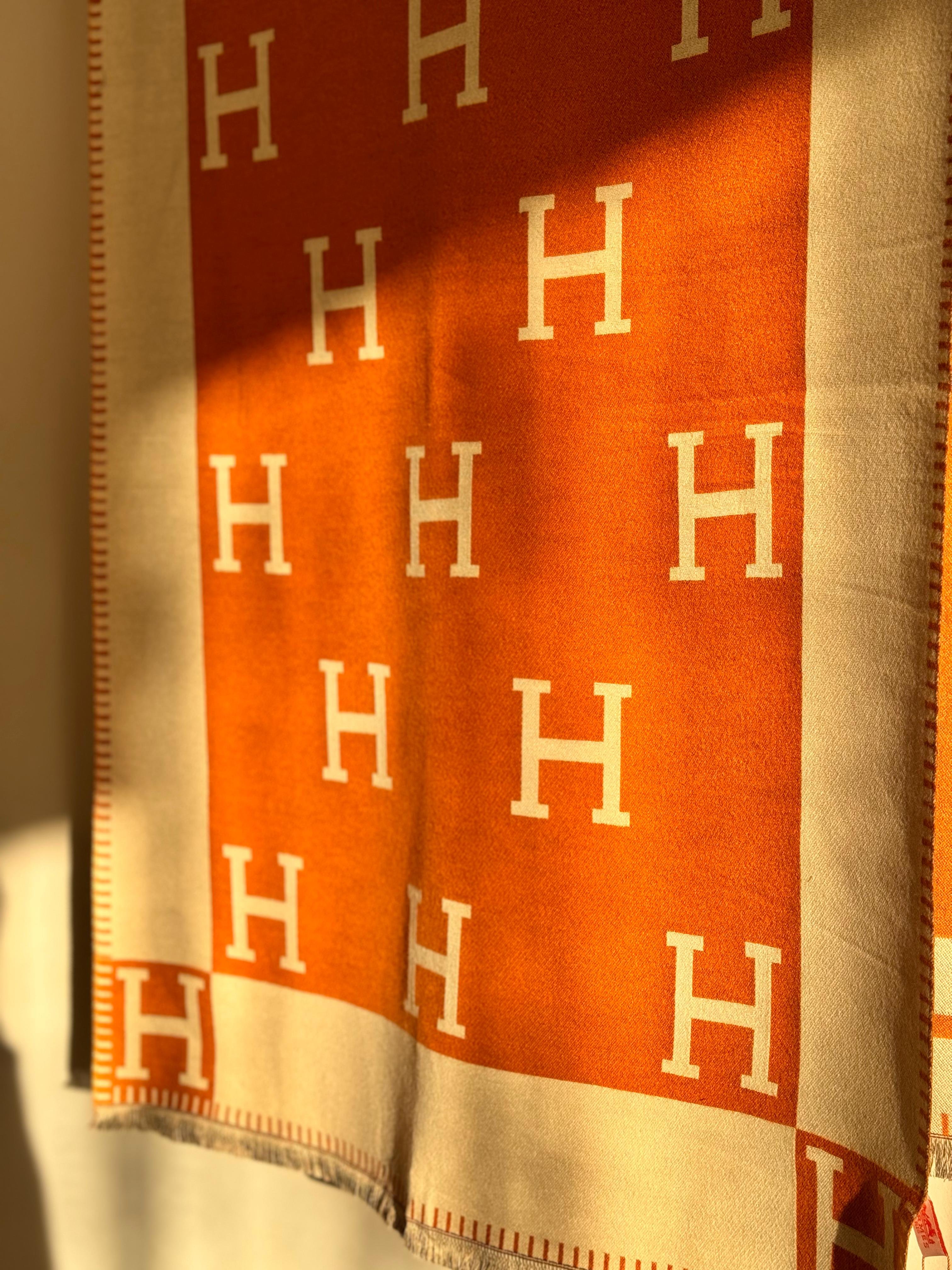 Hrms. Çift Taraflı H Logo Şal