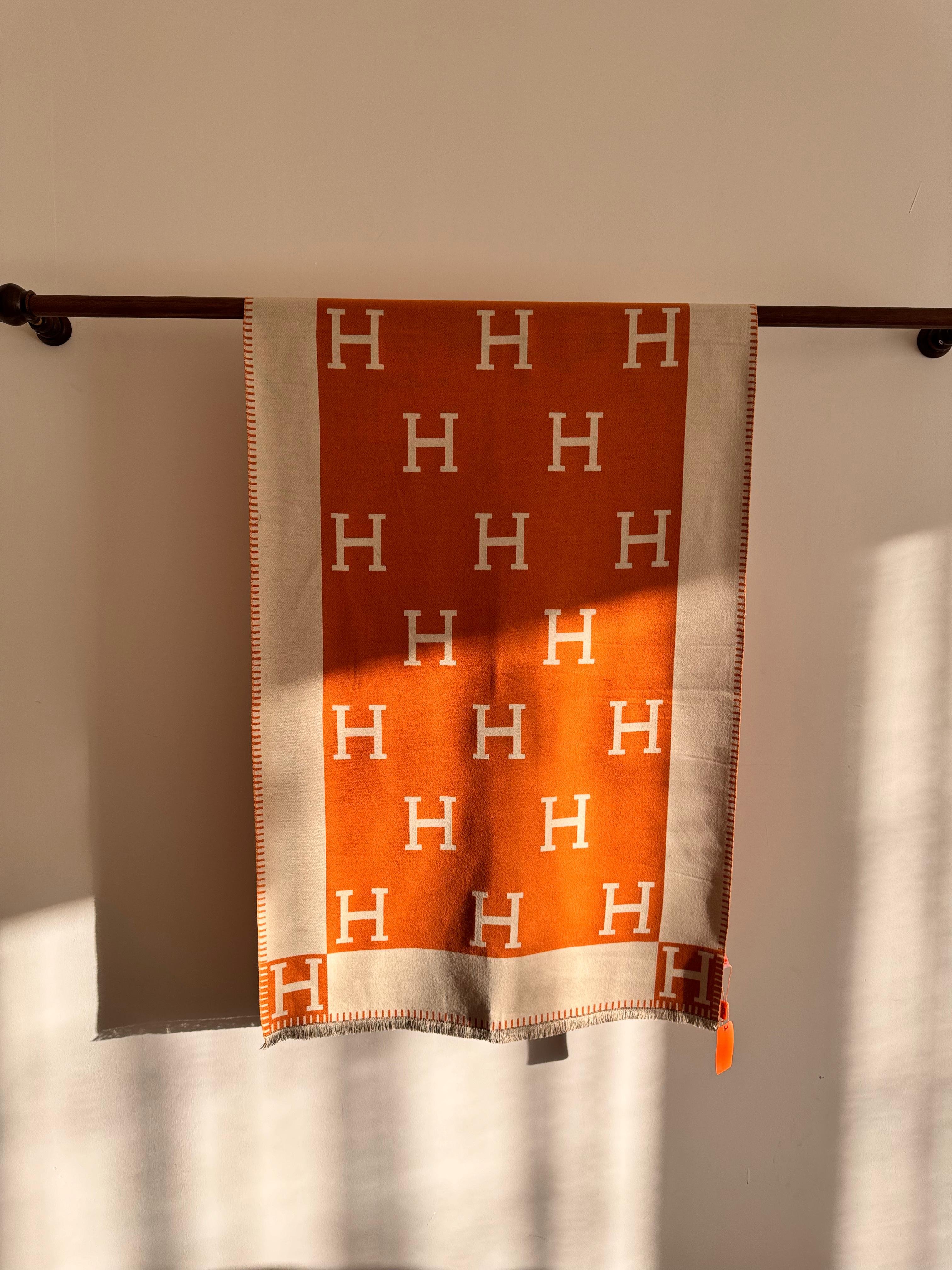 Hrms. Çift Taraflı H Logo Şal