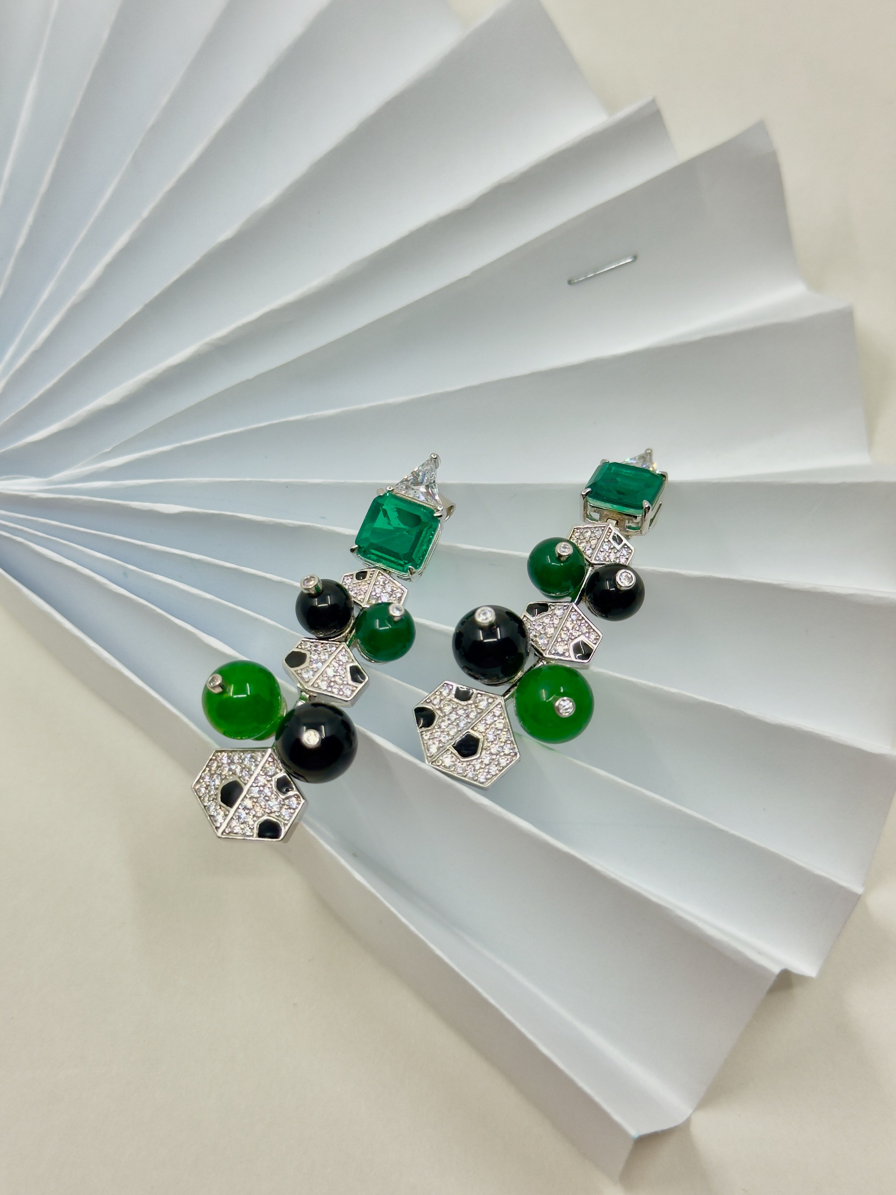 Prem. Emerald Orbit Küpe