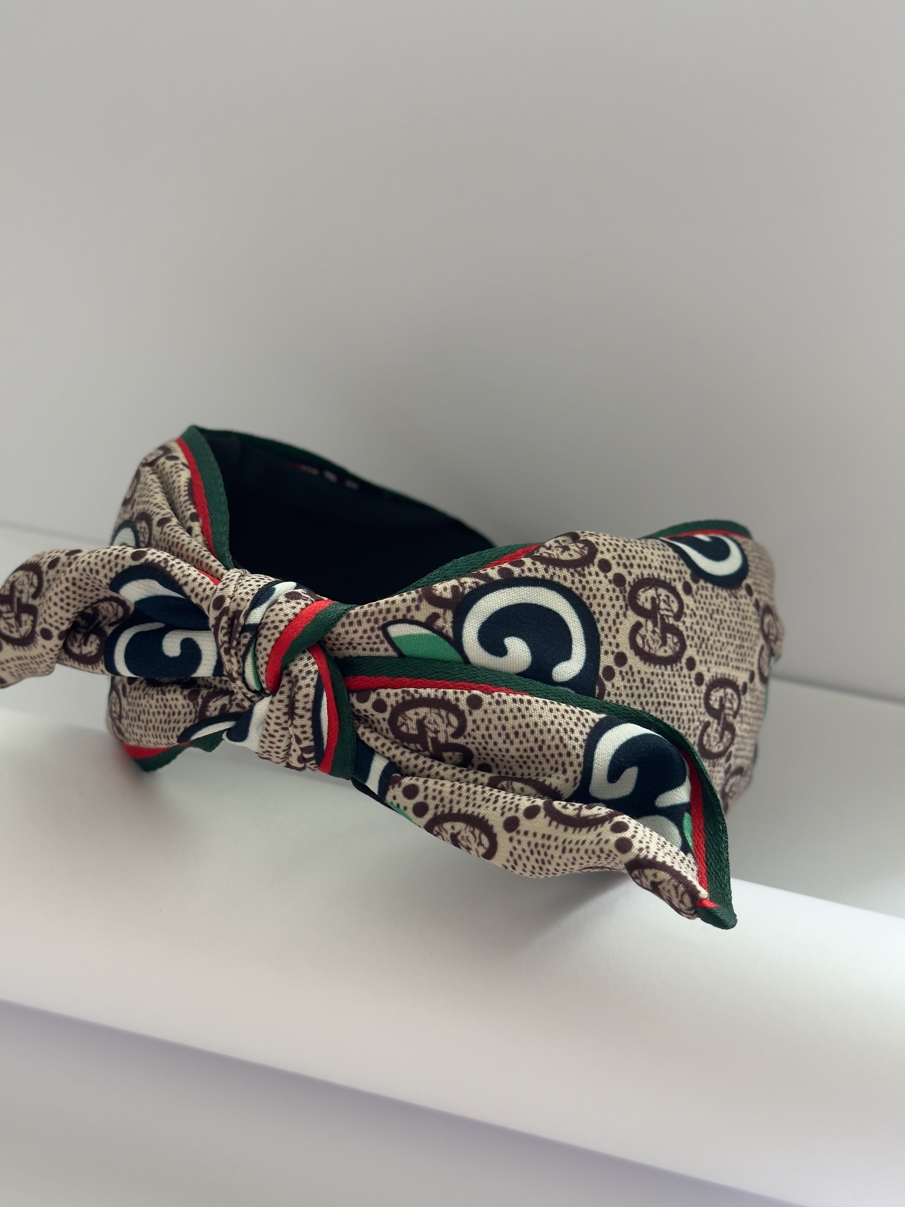 Heritage Bow Taç