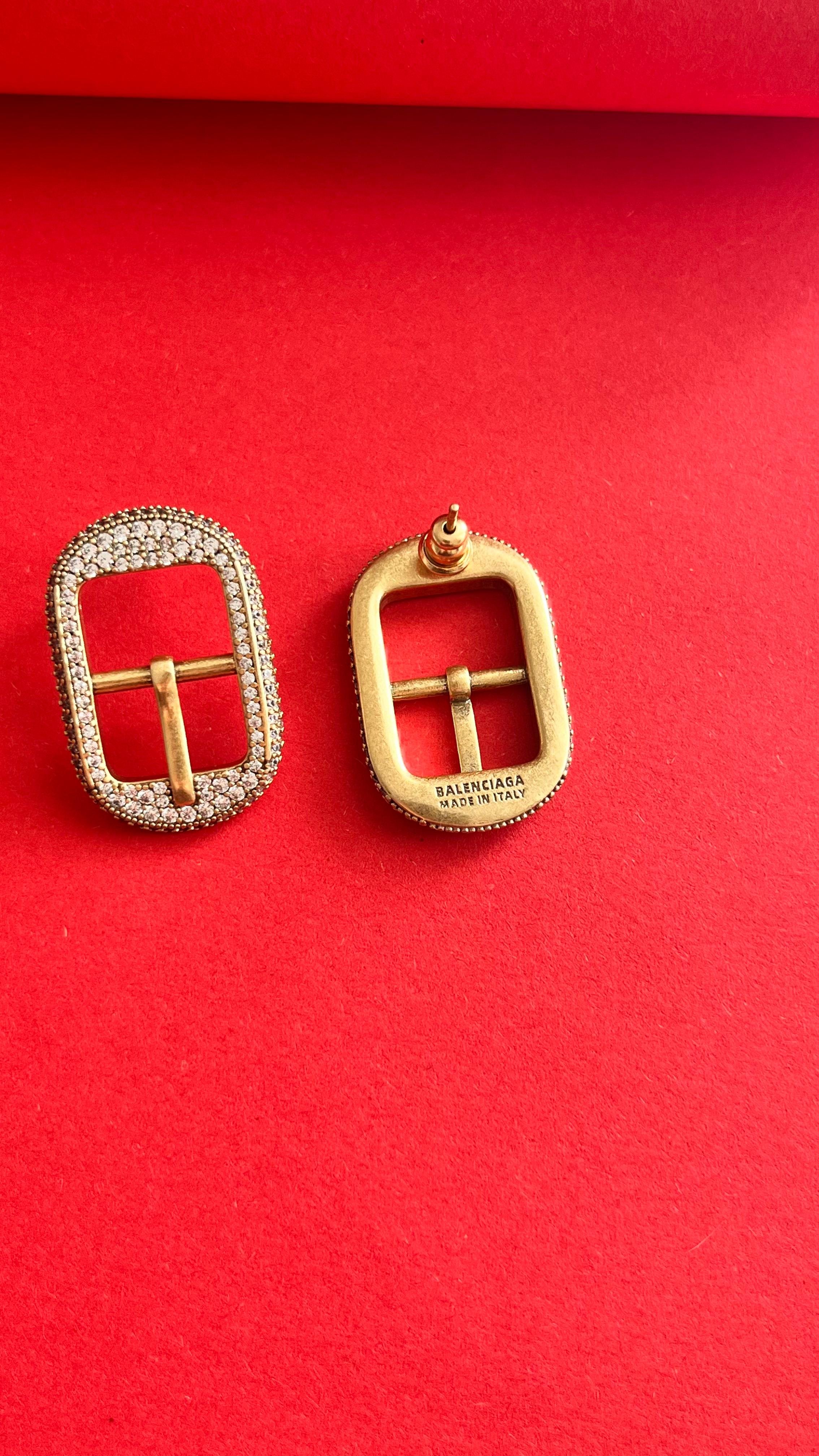 Blncia. Kemer Tokası Gold Küpe