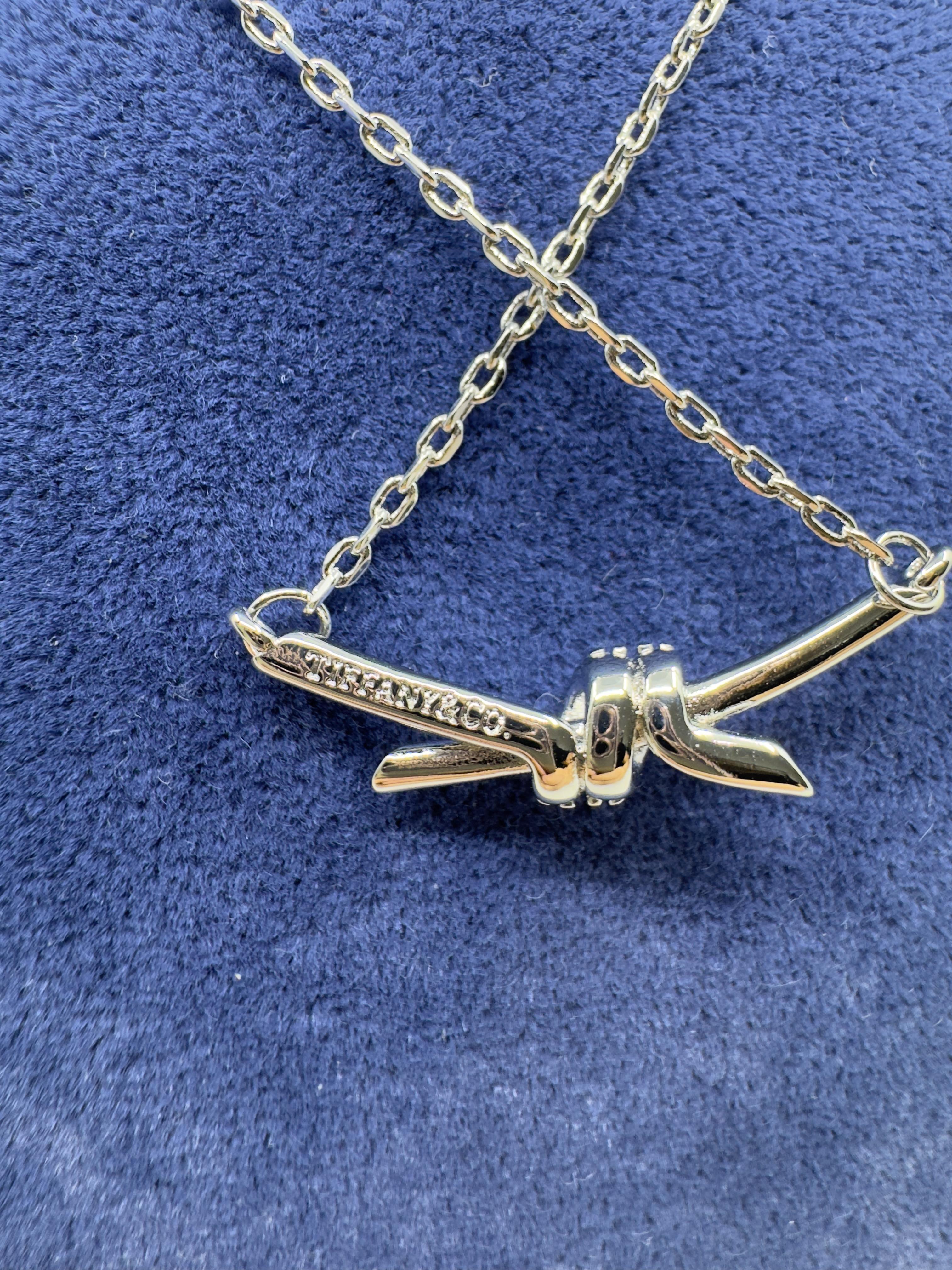 TiffCo. Silver Taşlı Knot Kolye