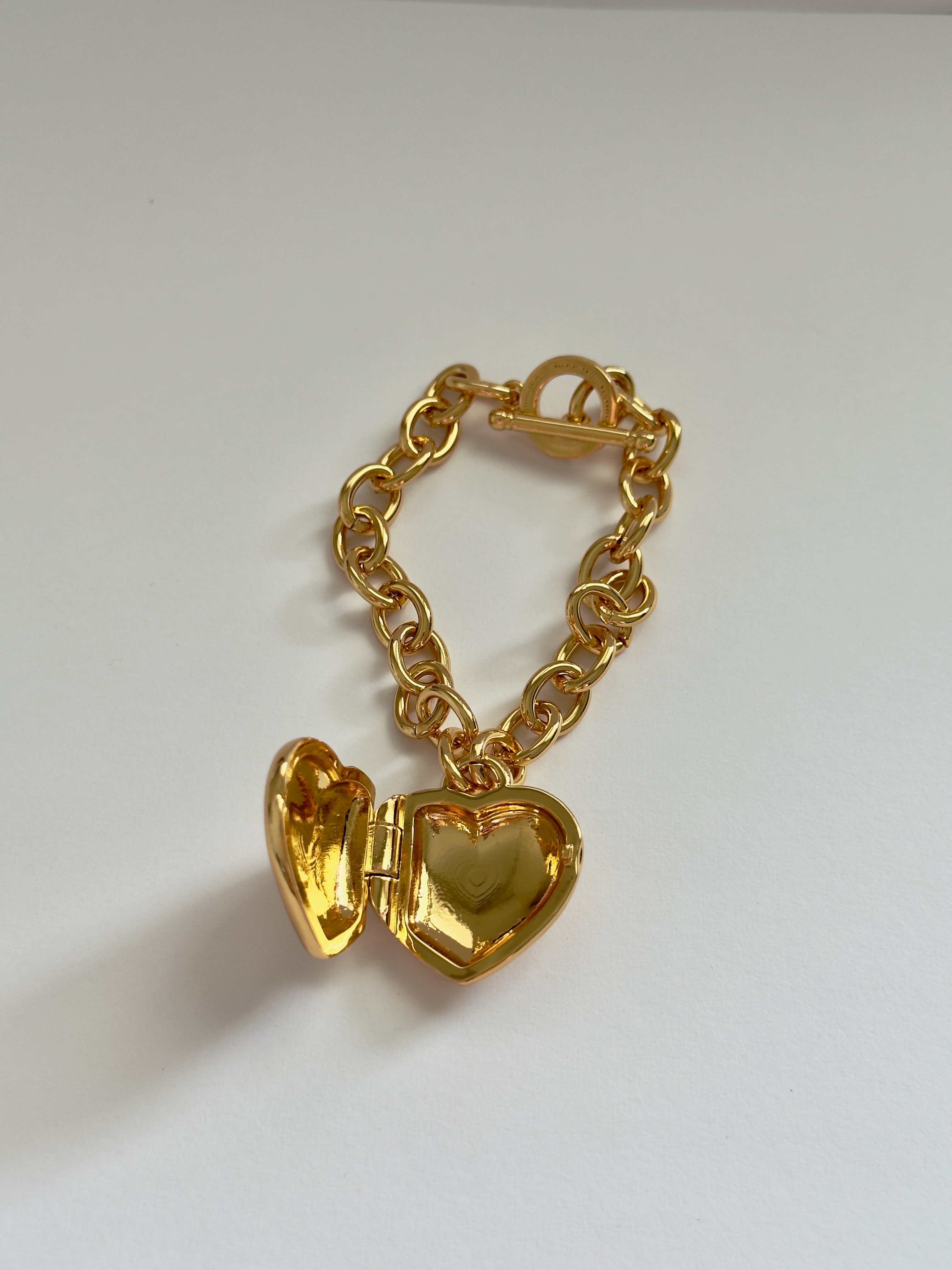 Tiff.Co. Gold Full Heart Toggle Bileklik