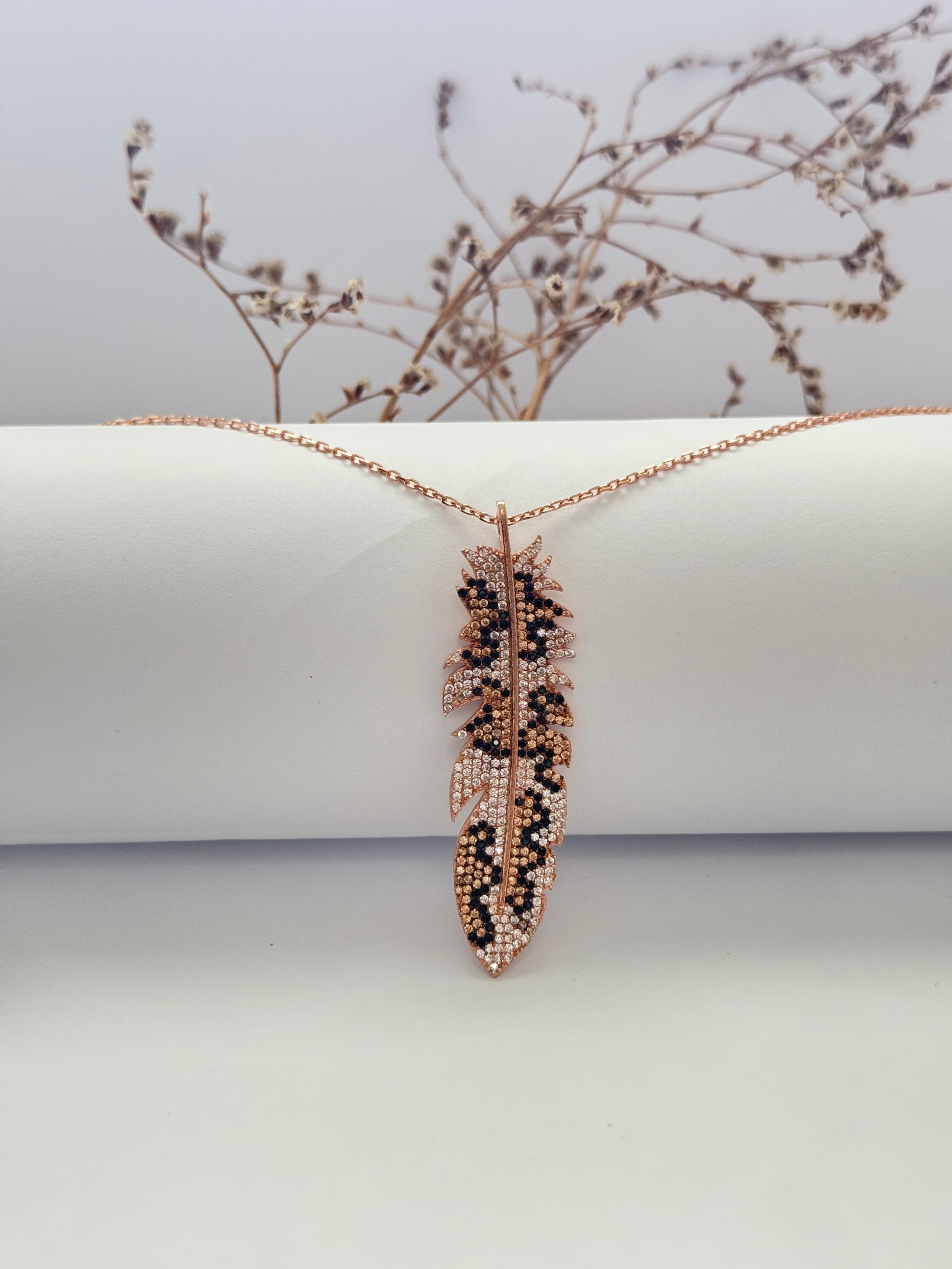Nebula. Golden Feather Kolye