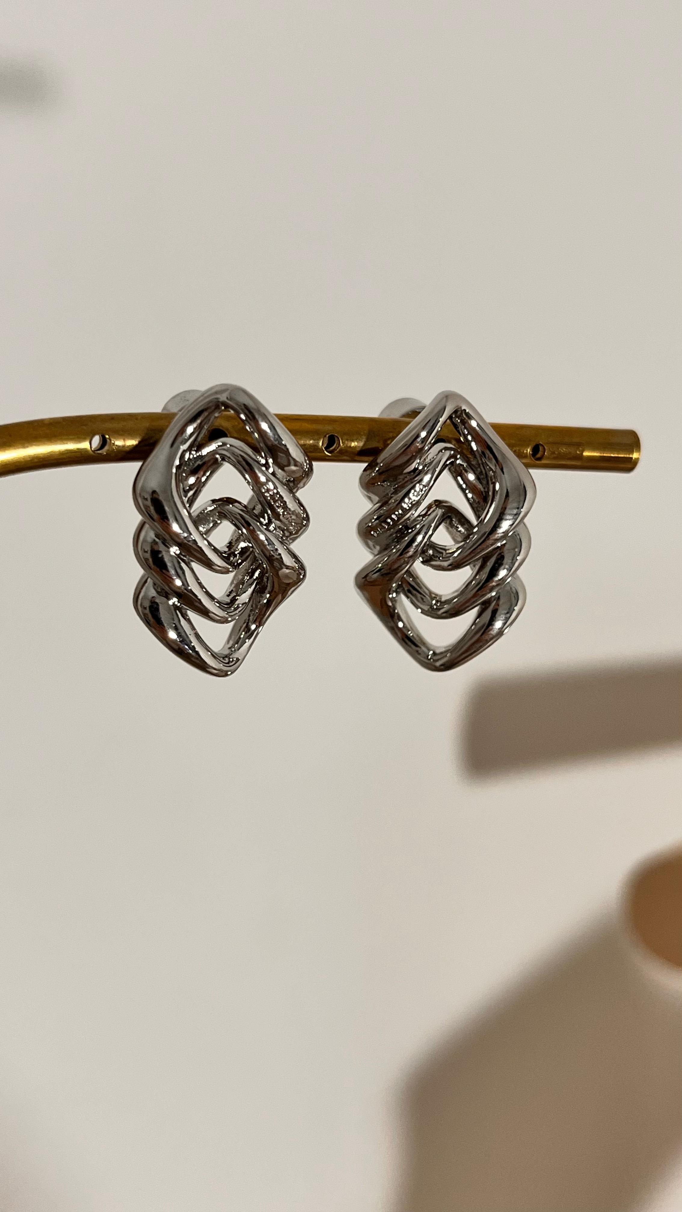 Blncg.Silver Sarmal Küpe