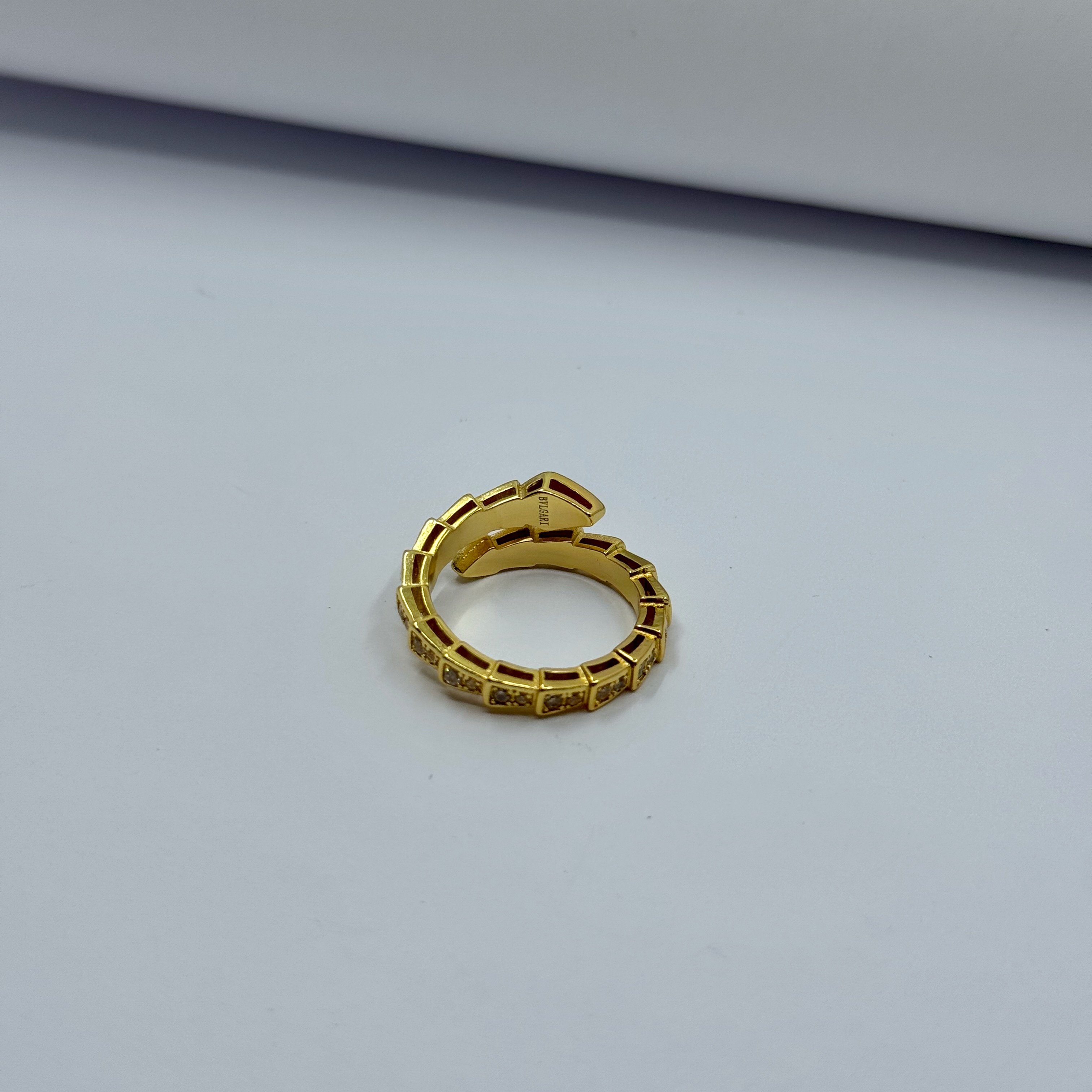 Gold Serpenti M Size Yüzük