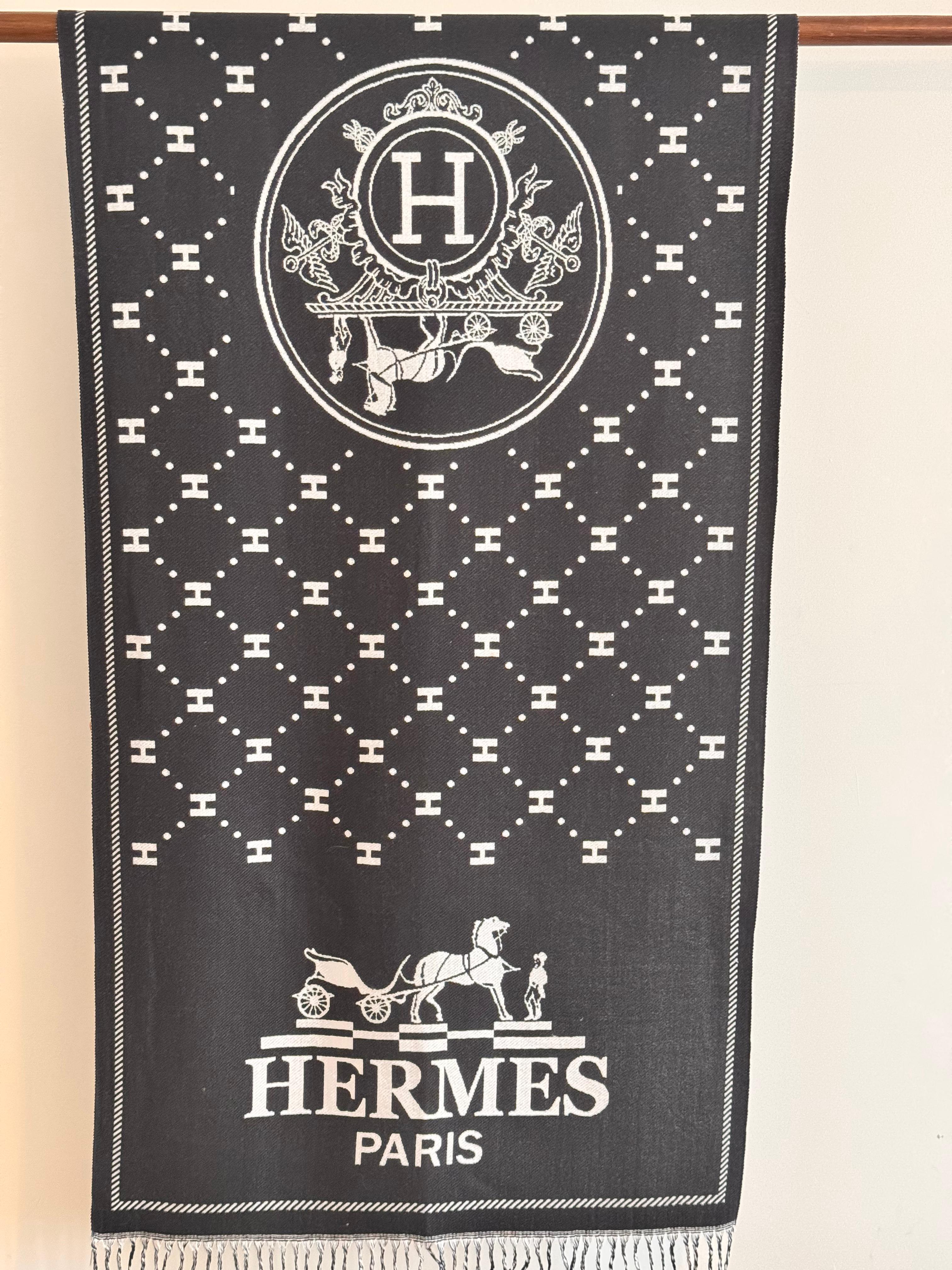 Hrms. Siyah Beyaz Çift Taraflı Logo Şal