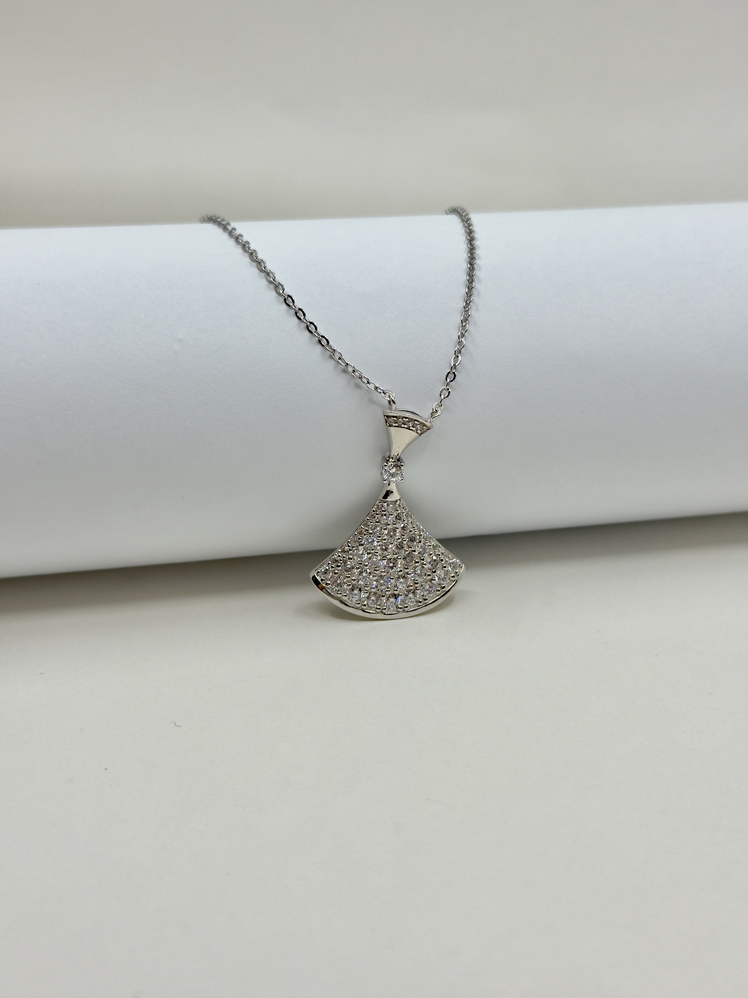 Prem. Bvlgri Divas Dream Silver Taşlı Kolye
