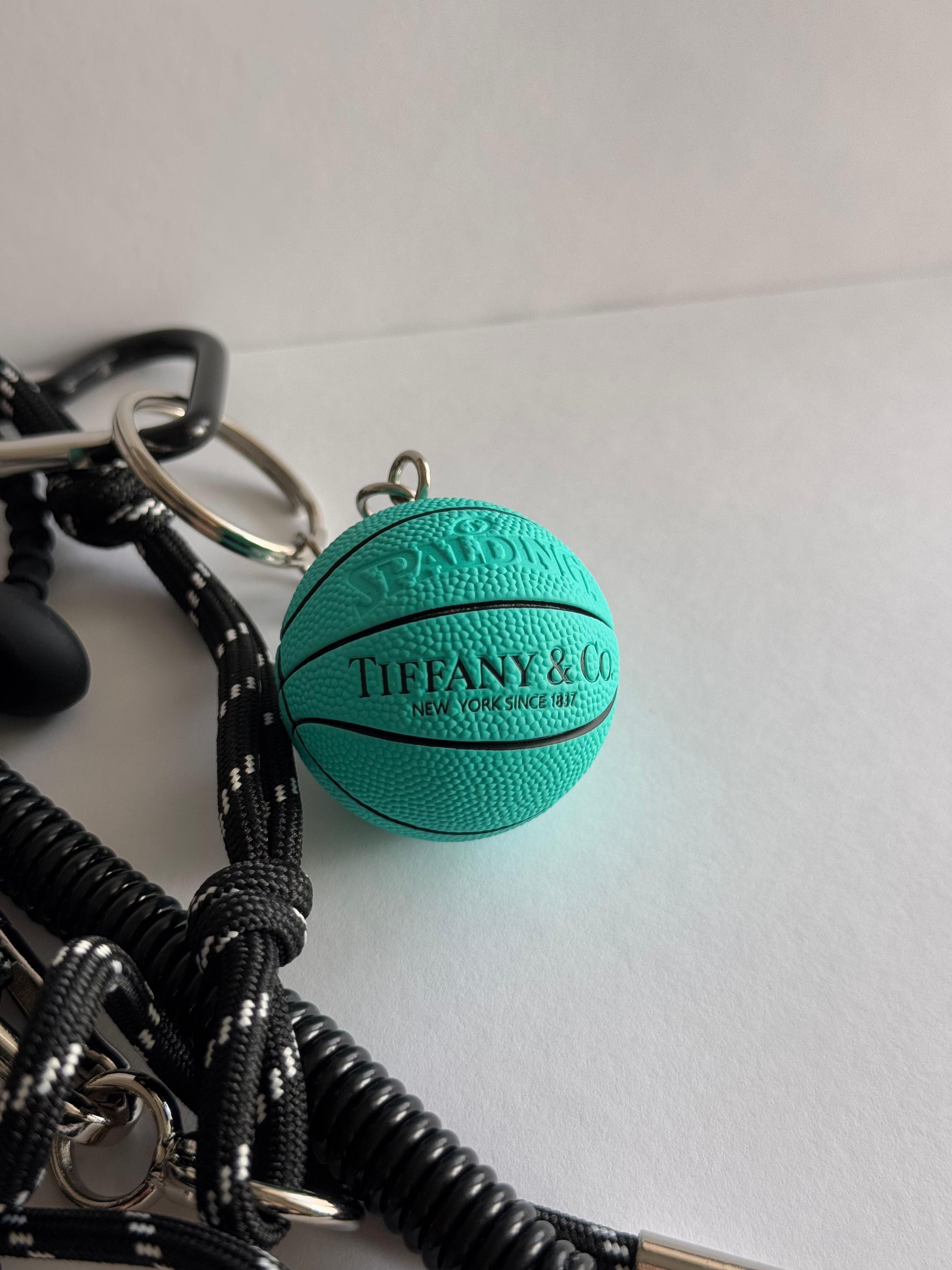 Tiff.Co. Siyah Bağcıklı İkonik Bag Charm