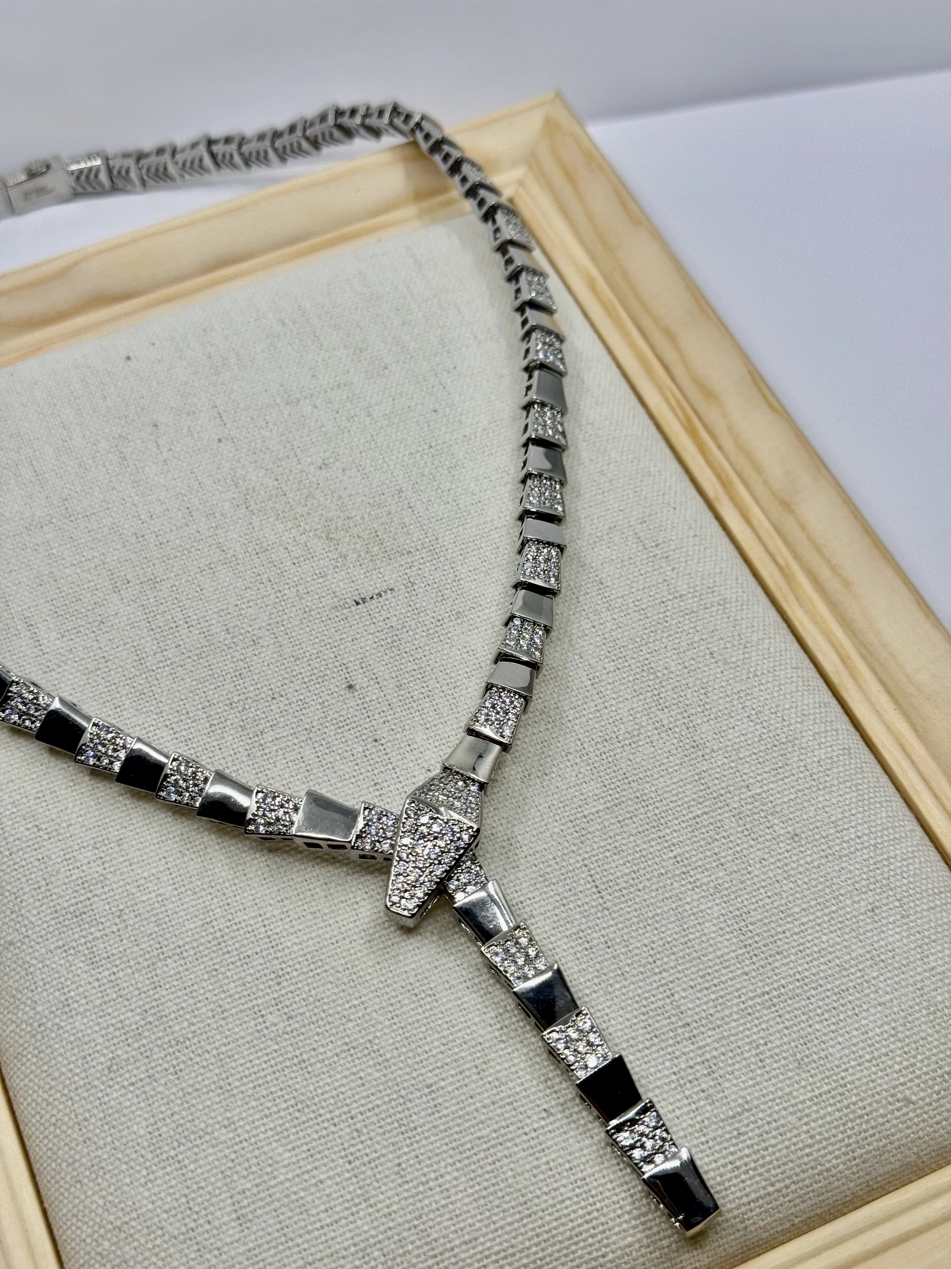 Silver Ara Taşlı Serpenti Kolye