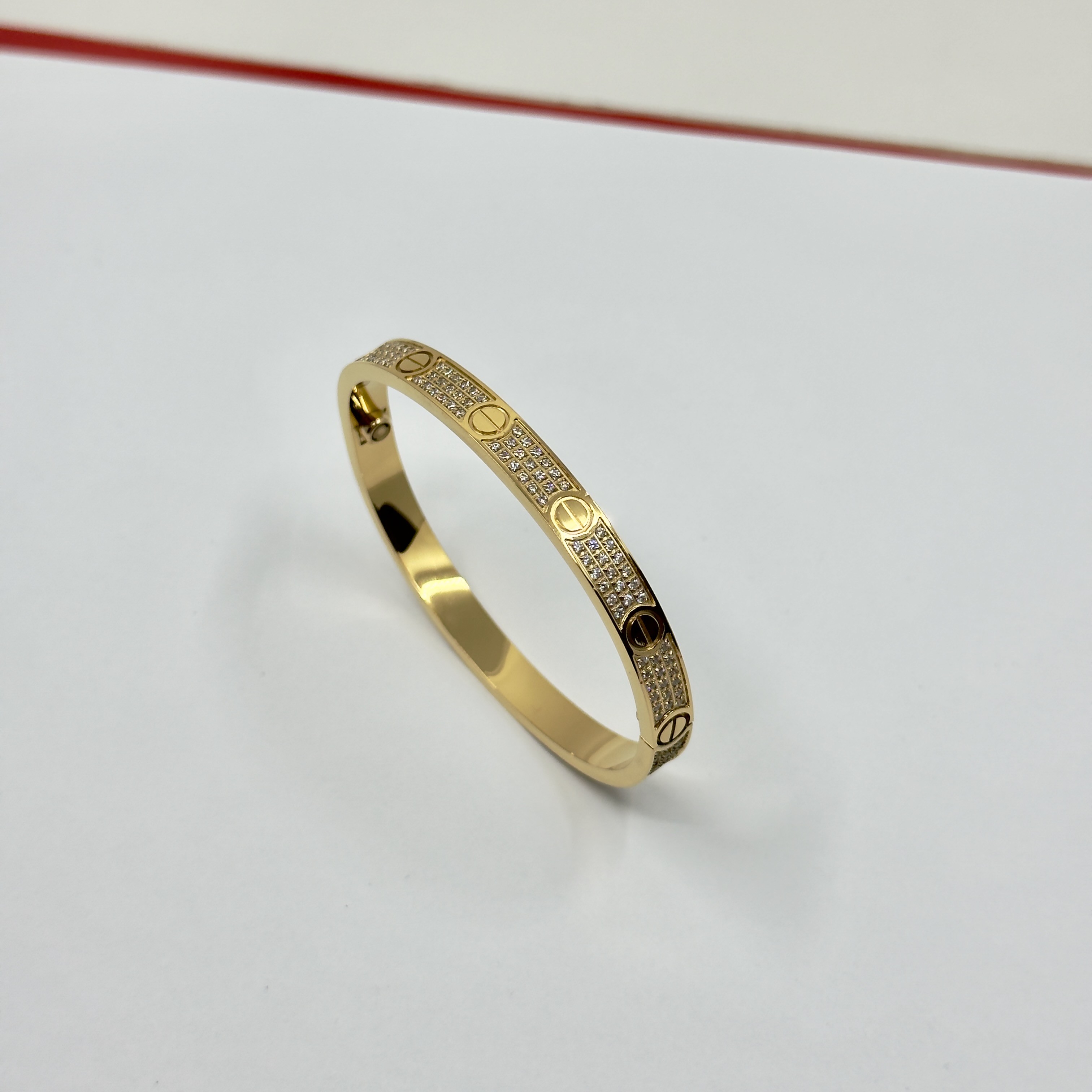 Crt. Gold Pave Dizim Taşlı Vidalı Bileklik