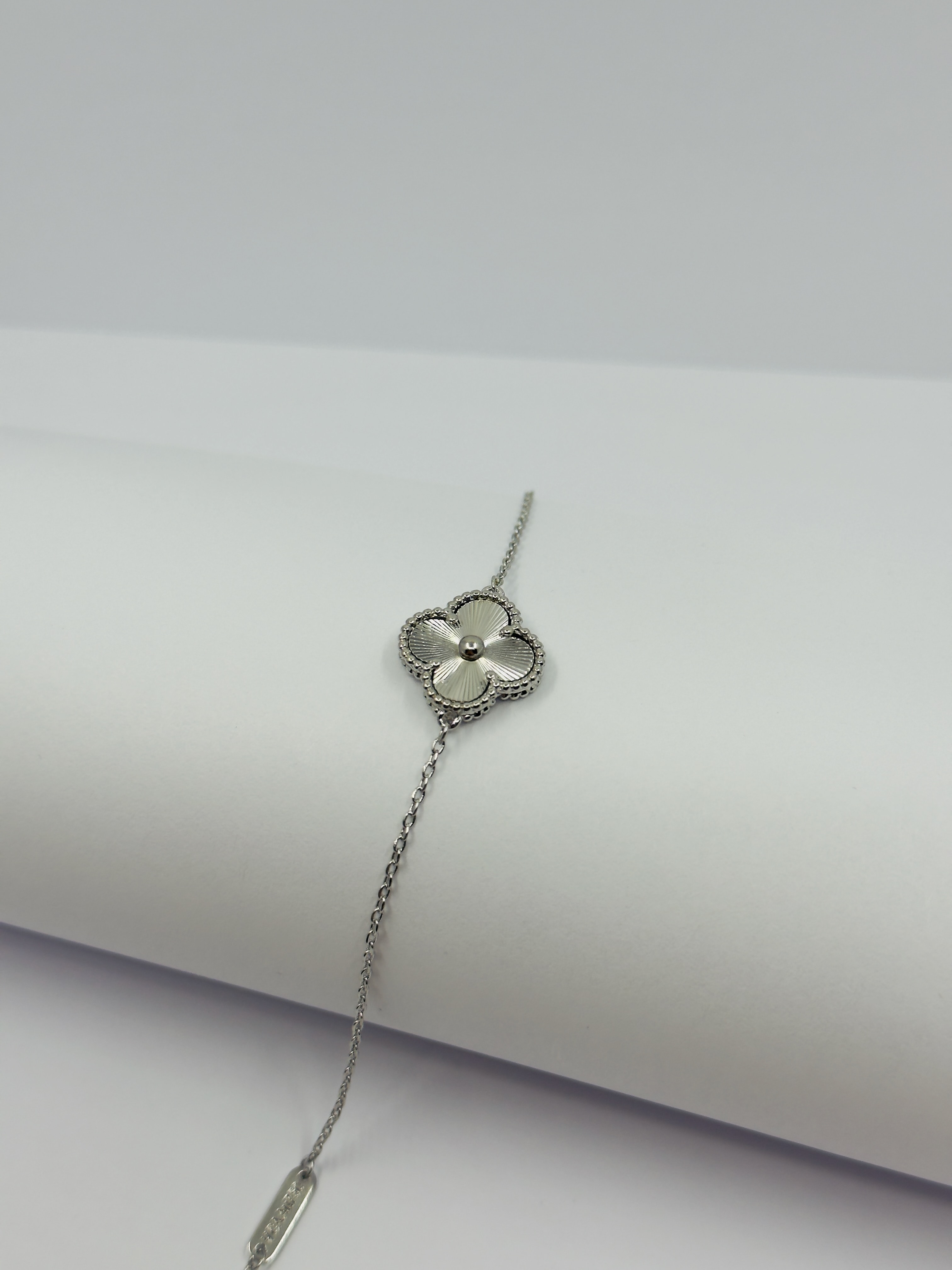 Tek Yonca Full Silver Bileklik