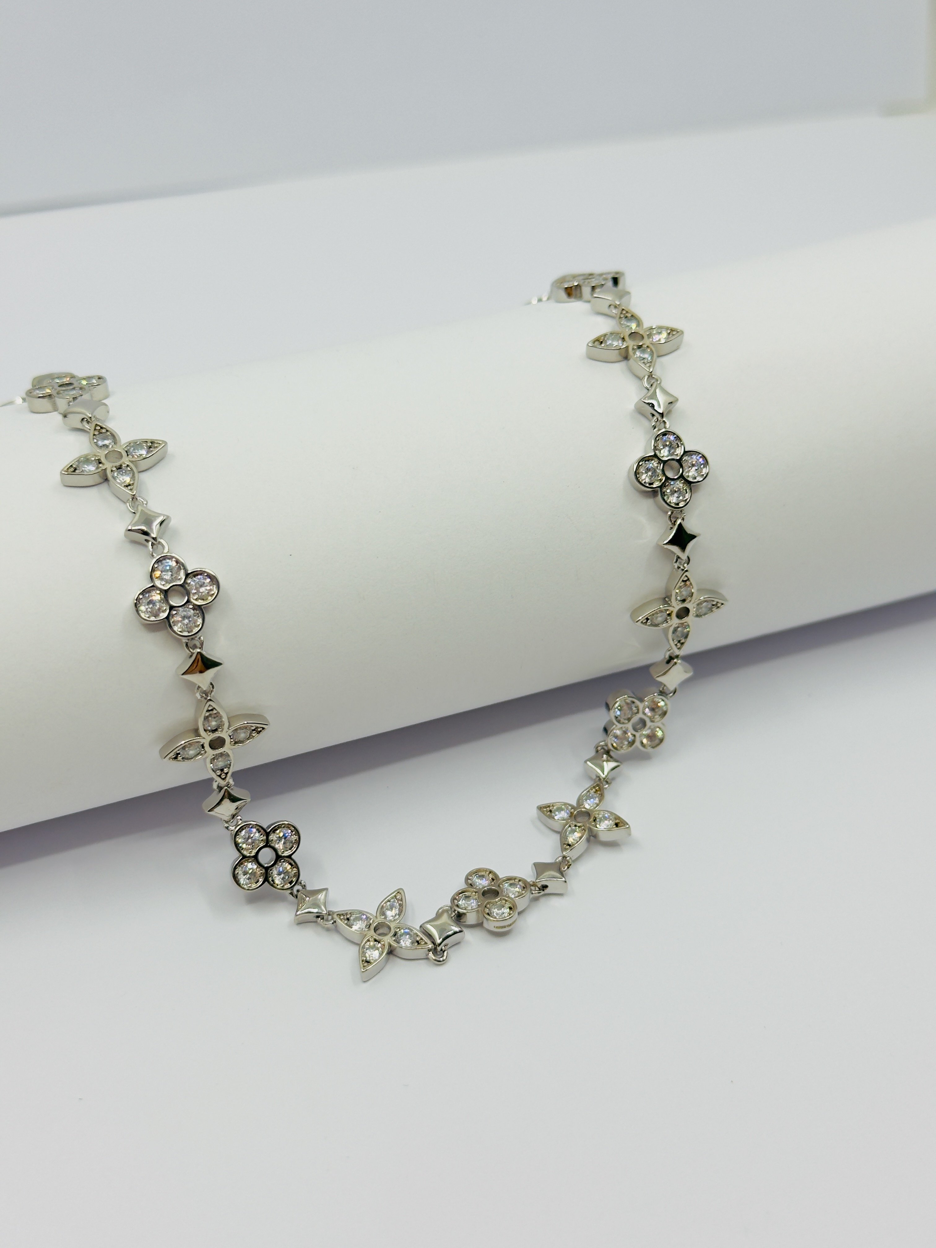 Idyle Blossom Silver Kolye