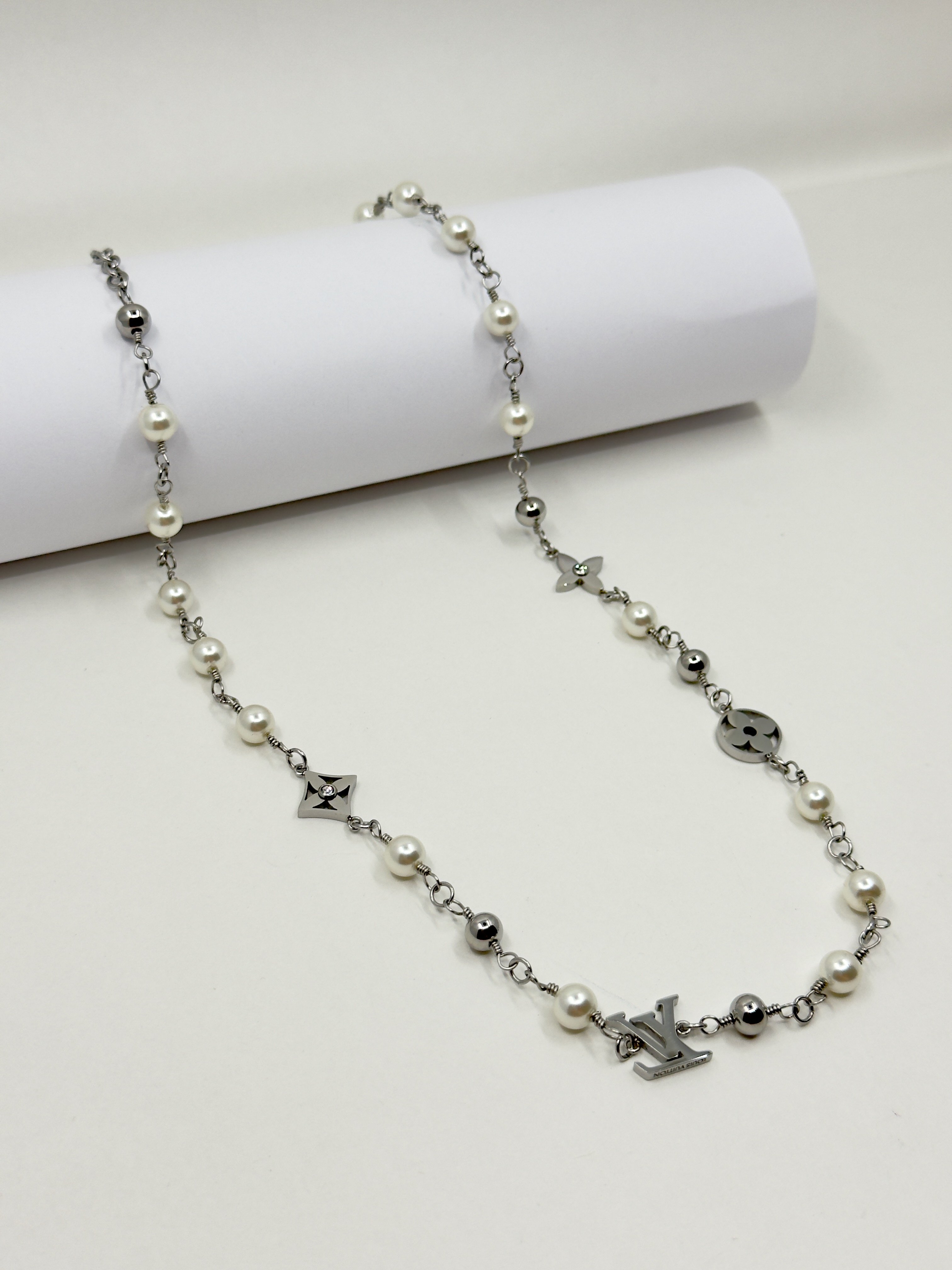 LV. Silver Pearl Kolye