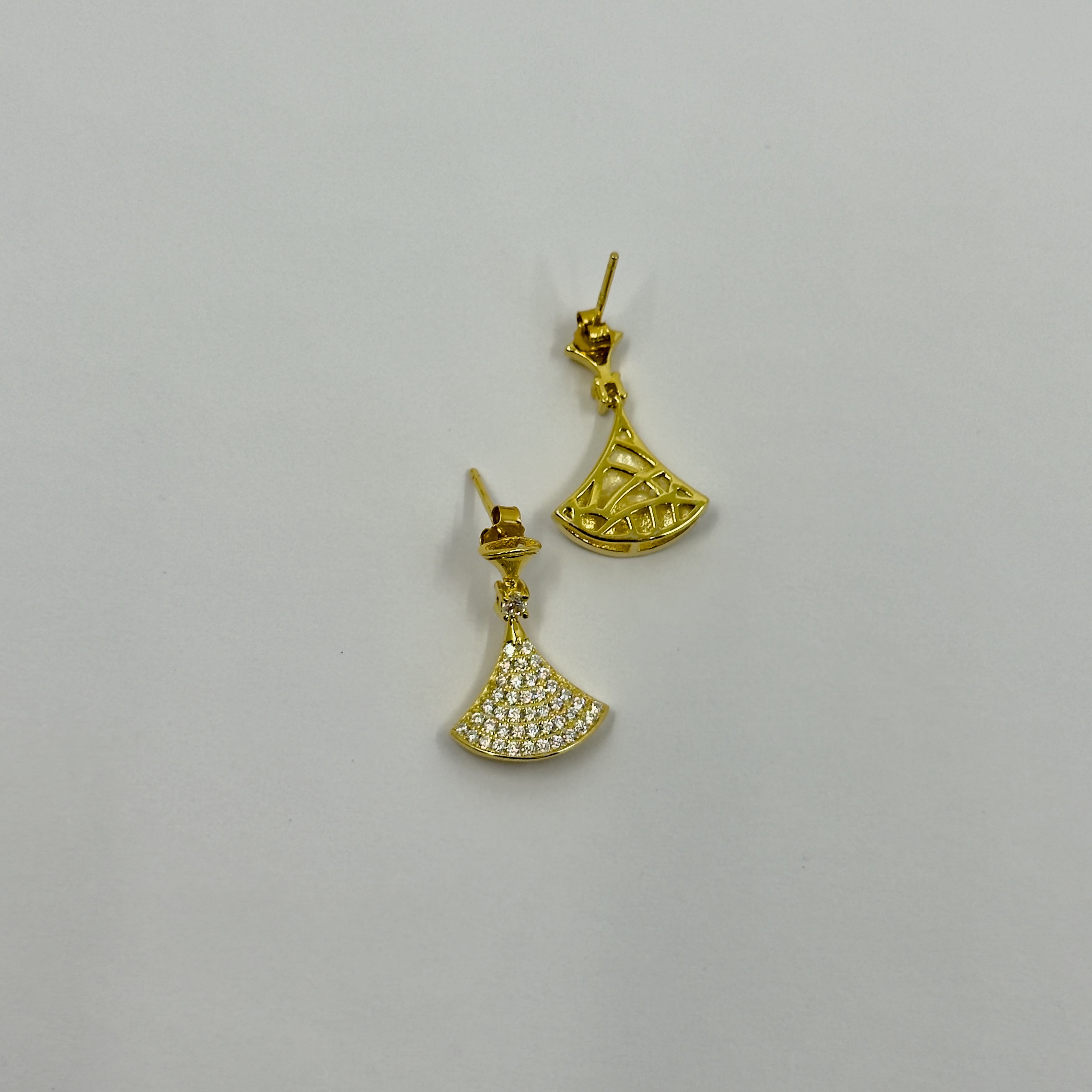 Bvlgri Gold Taşlı Divas Dream Küpe