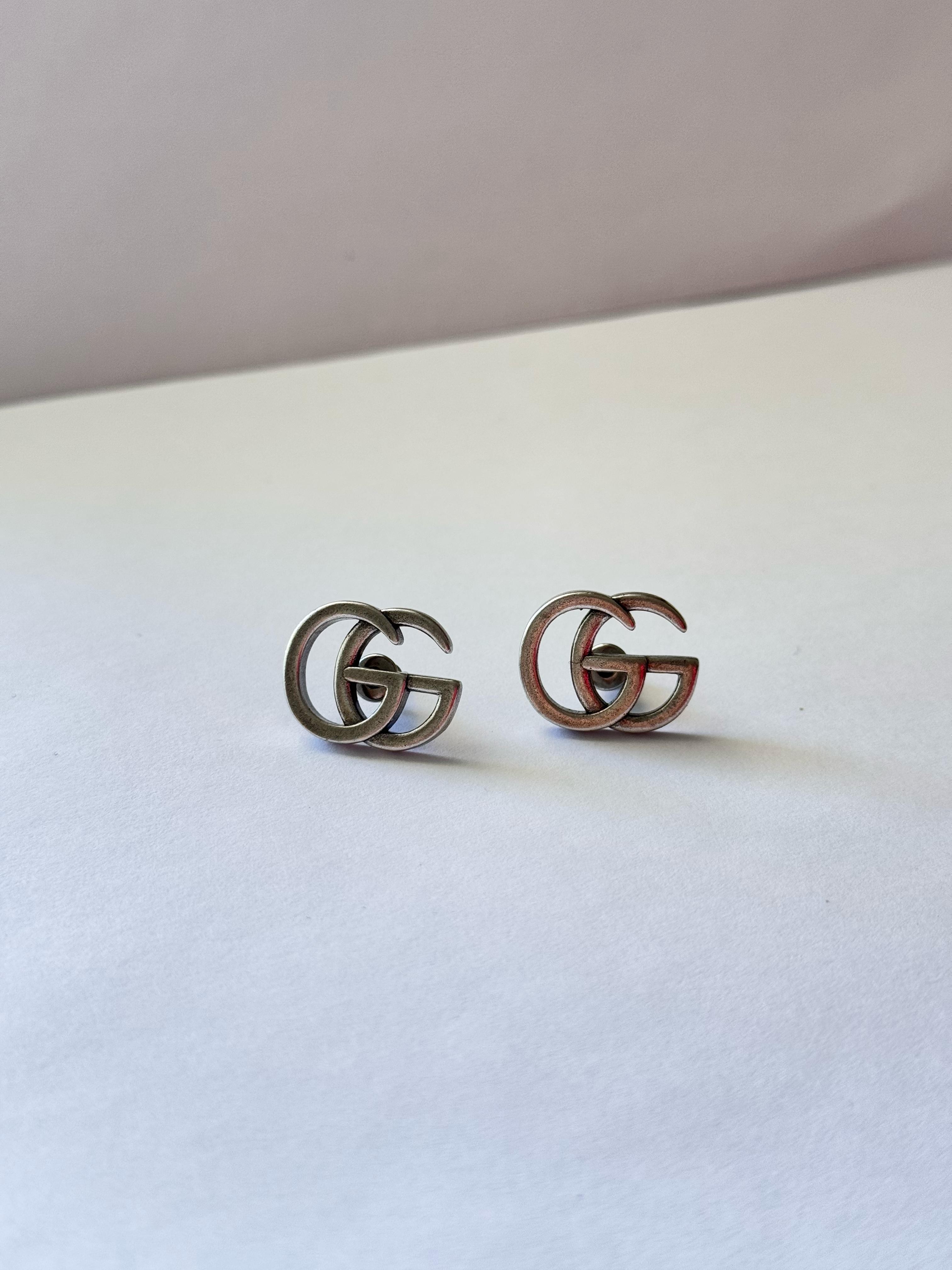 Gcci. GG Silver Çivi Küpe