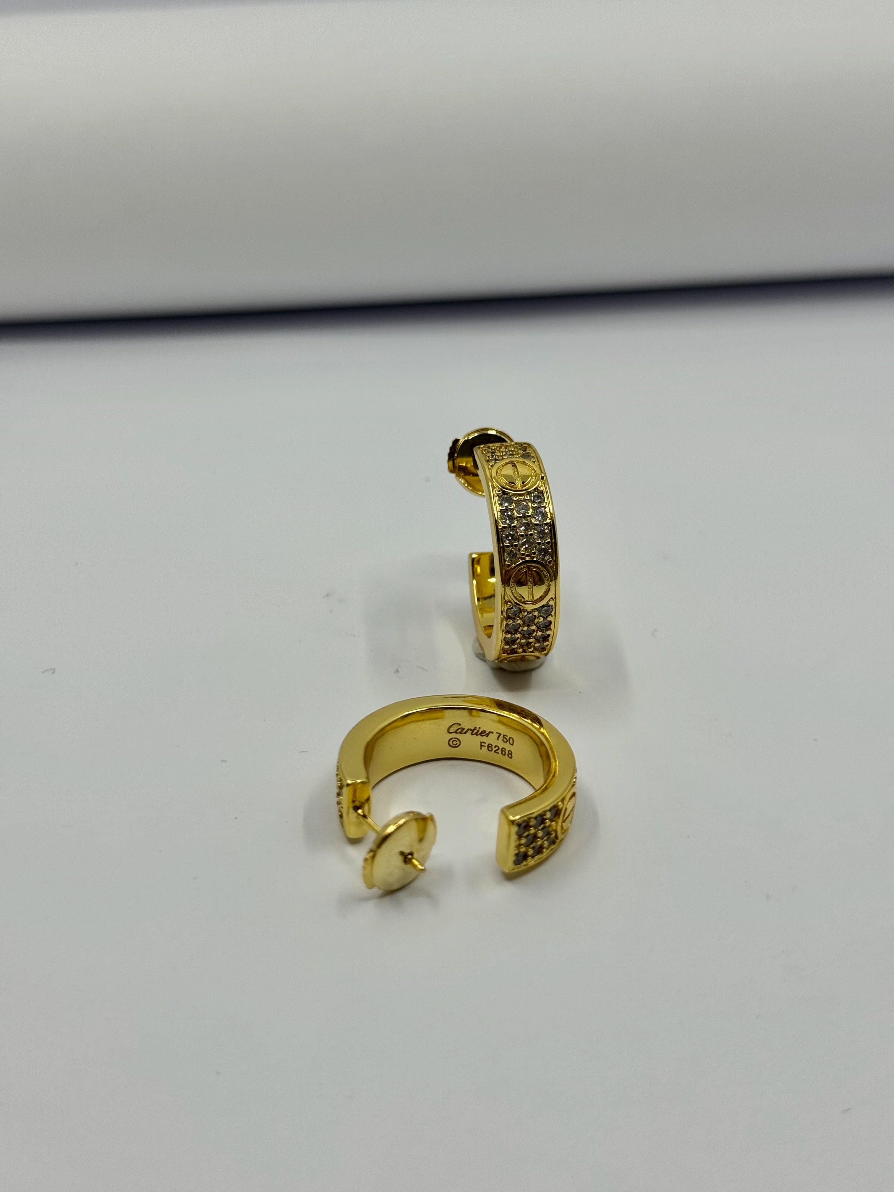 Full Paved Gold Small Love Küpe