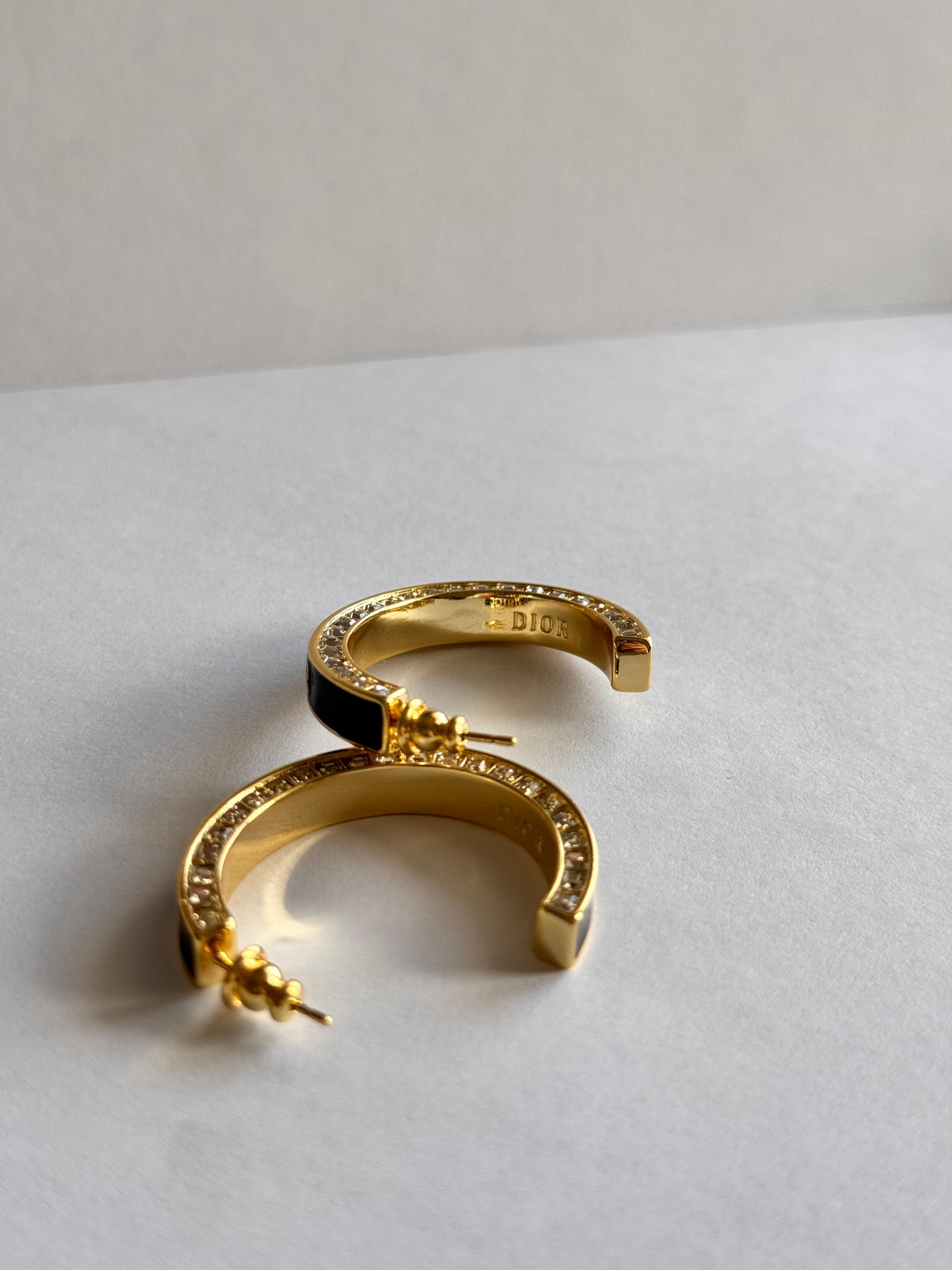 D*or. Gold Siyah Detay Taşlı Küpe