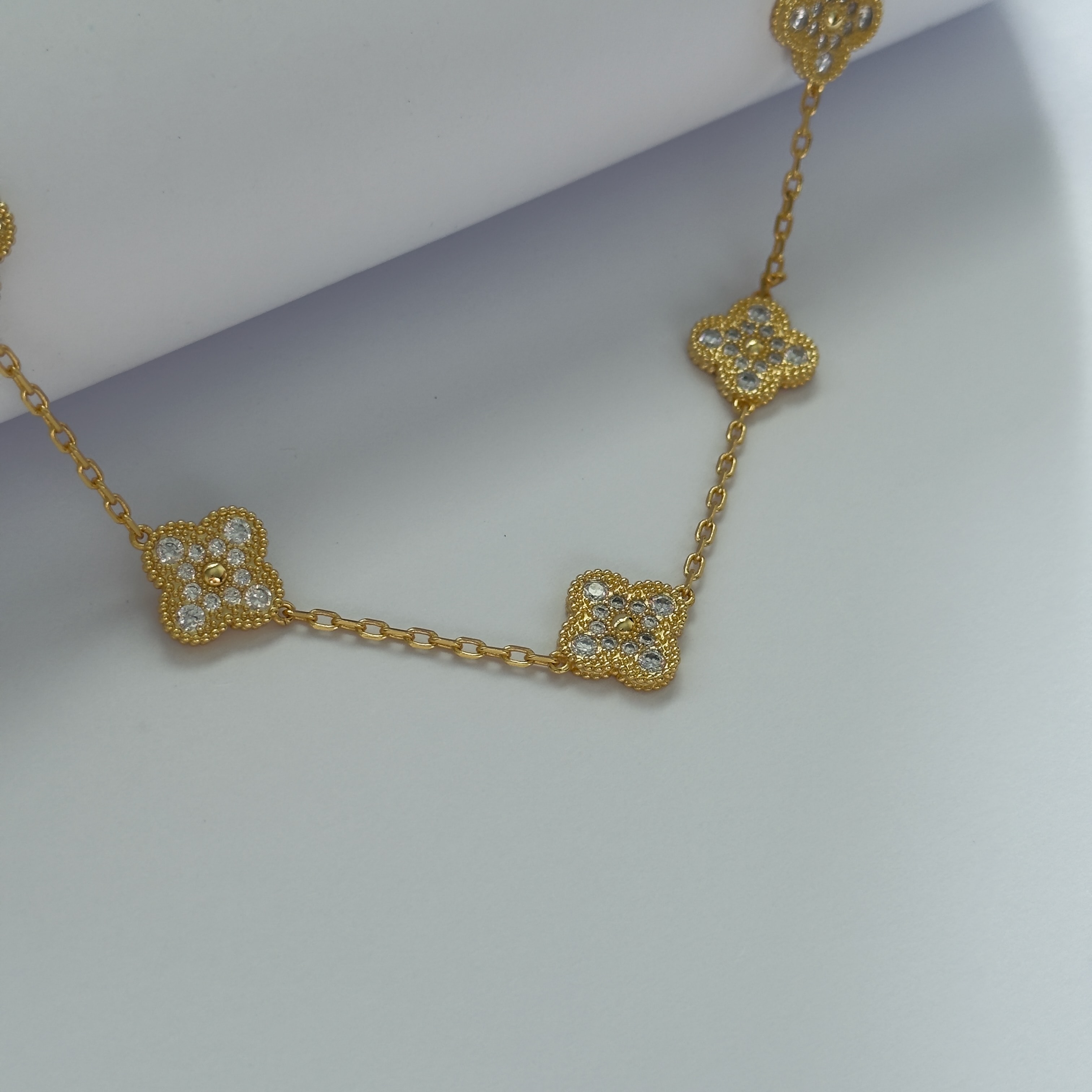 Full Gold Taşlı 10 Yonca Kolye