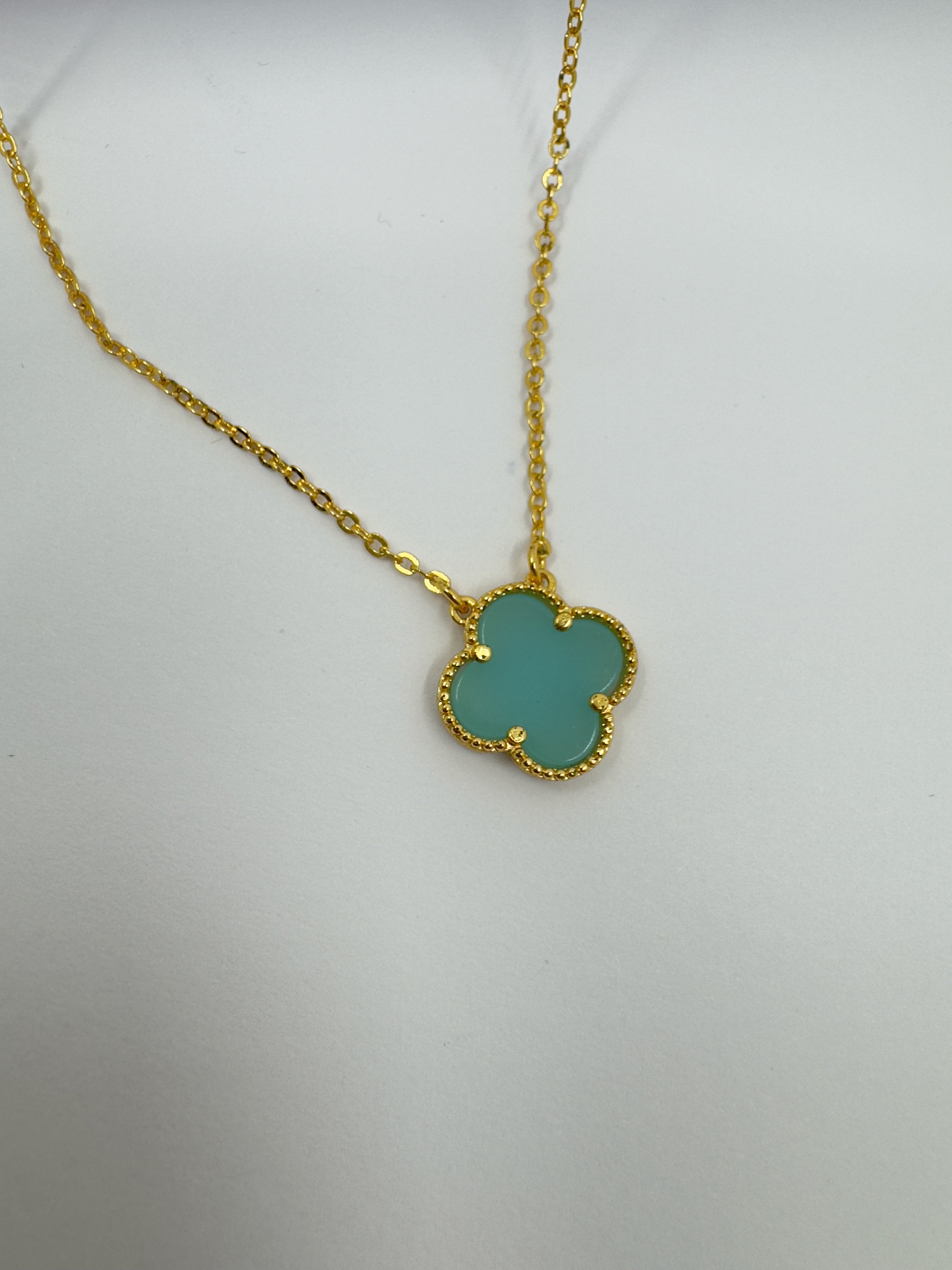 VCA. Gold Su Yeşili Kolye