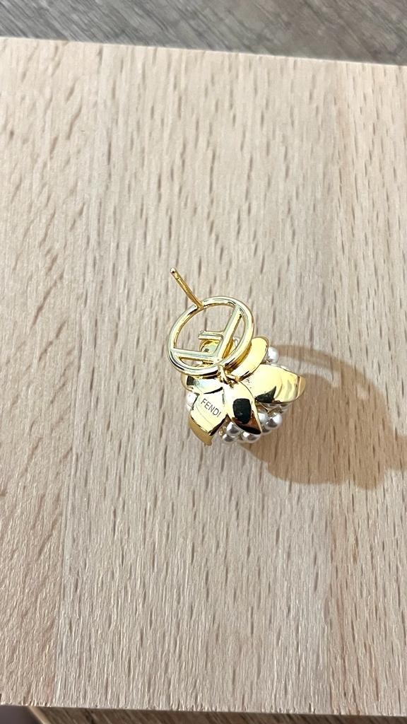 Fendi İncili Üzüm Küpe