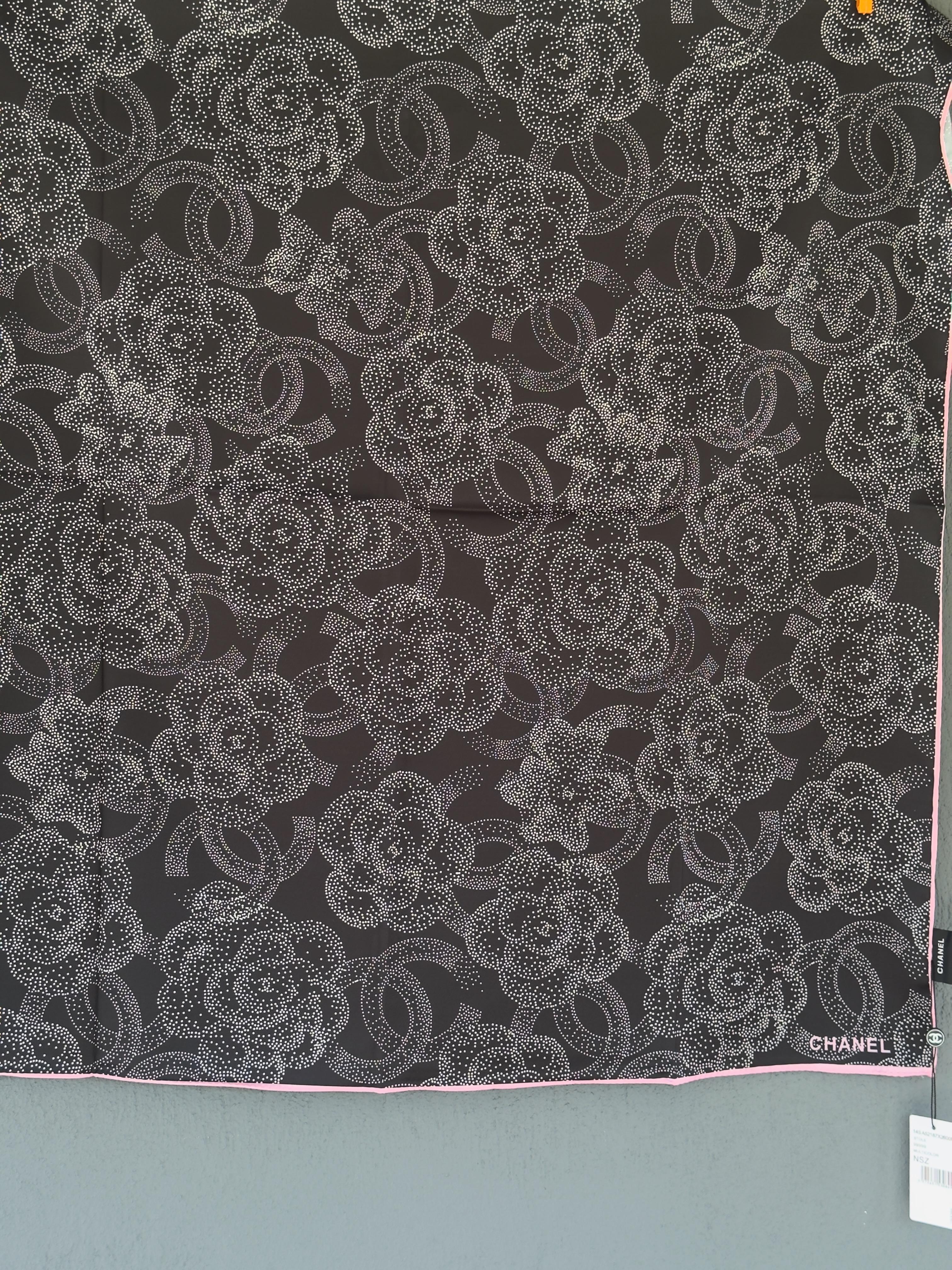 Camélia Monogram Noir İpek Şal